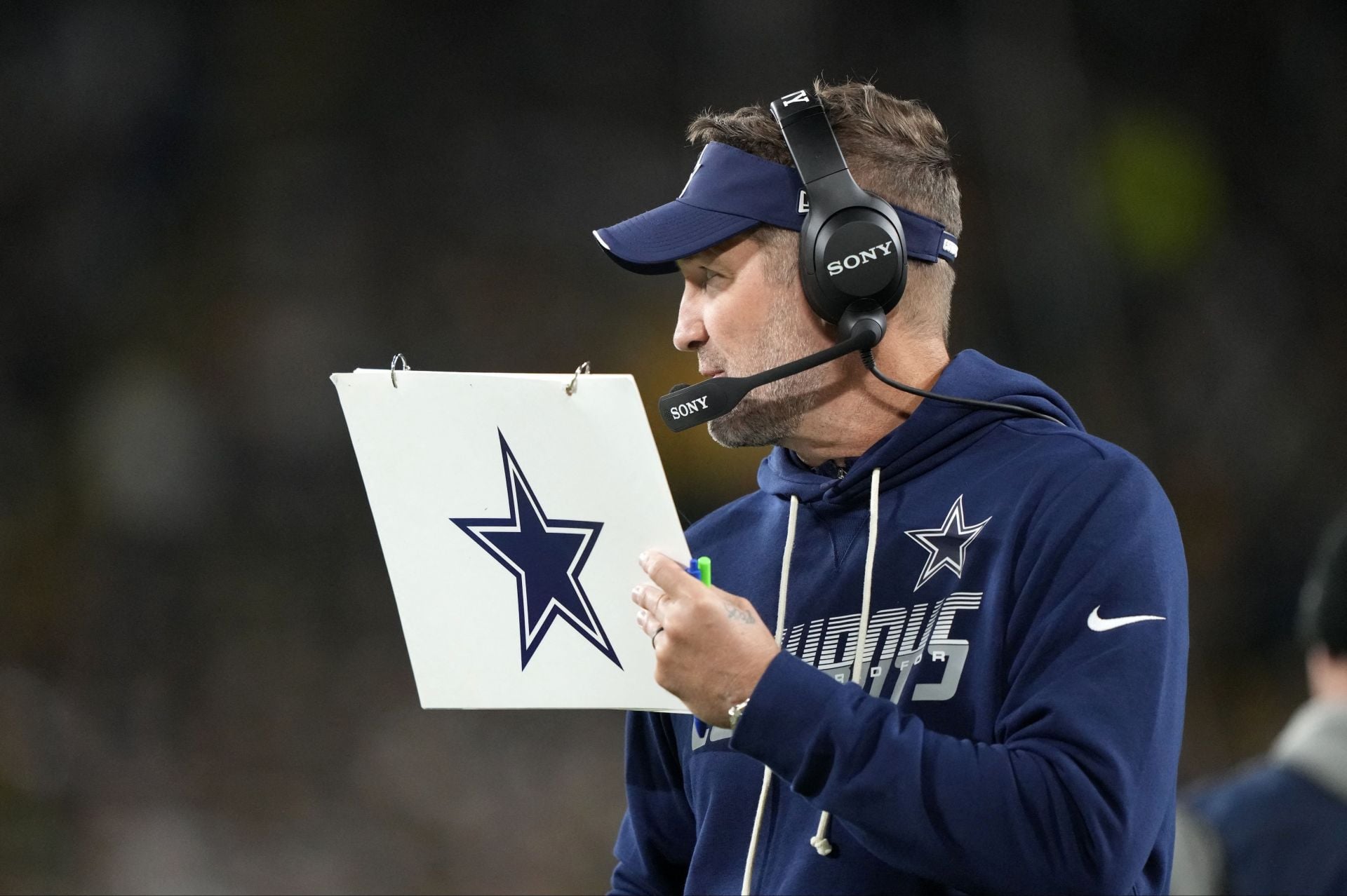 "This is embarrassing," "Fire him tonight": NFL fans rip Brian Schottenheimer after Cowboys suffer humiliating loss to Packers 