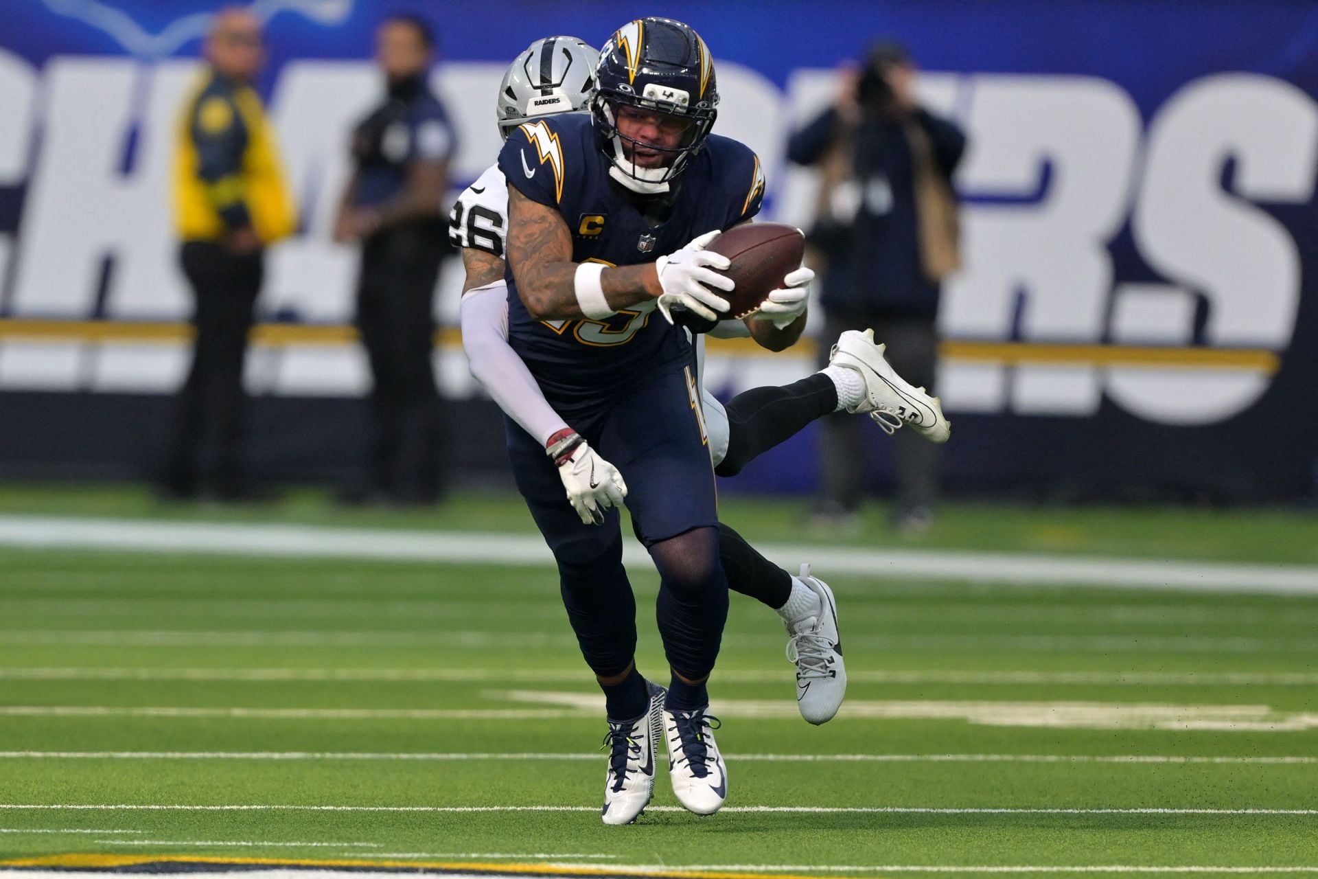 NFL: Las Vegas Raiders at Los Angeles Chargers - Source: Imagn