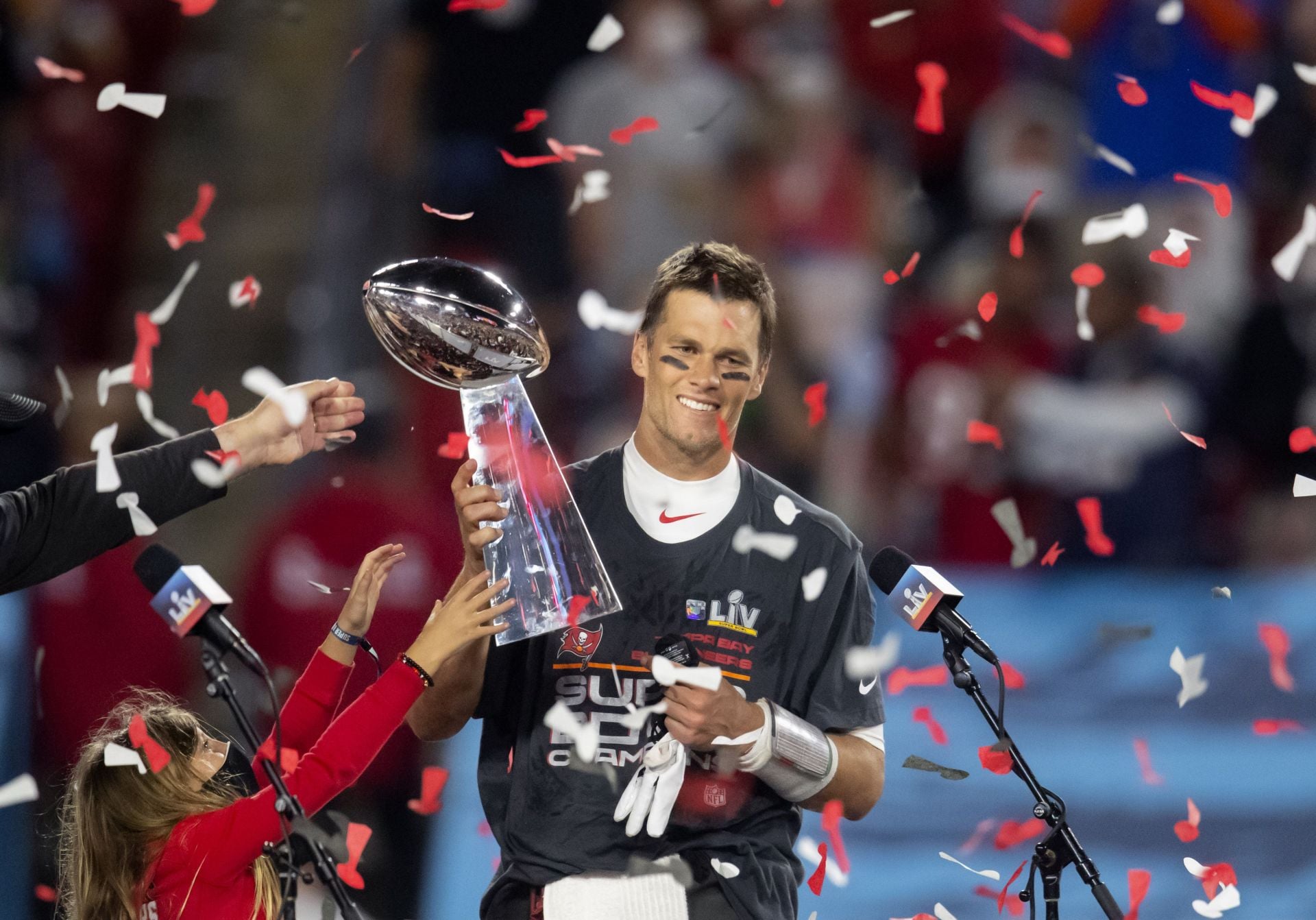 10 NFL Players Who Switched Teams and Won a Super Bowl in Their First Season