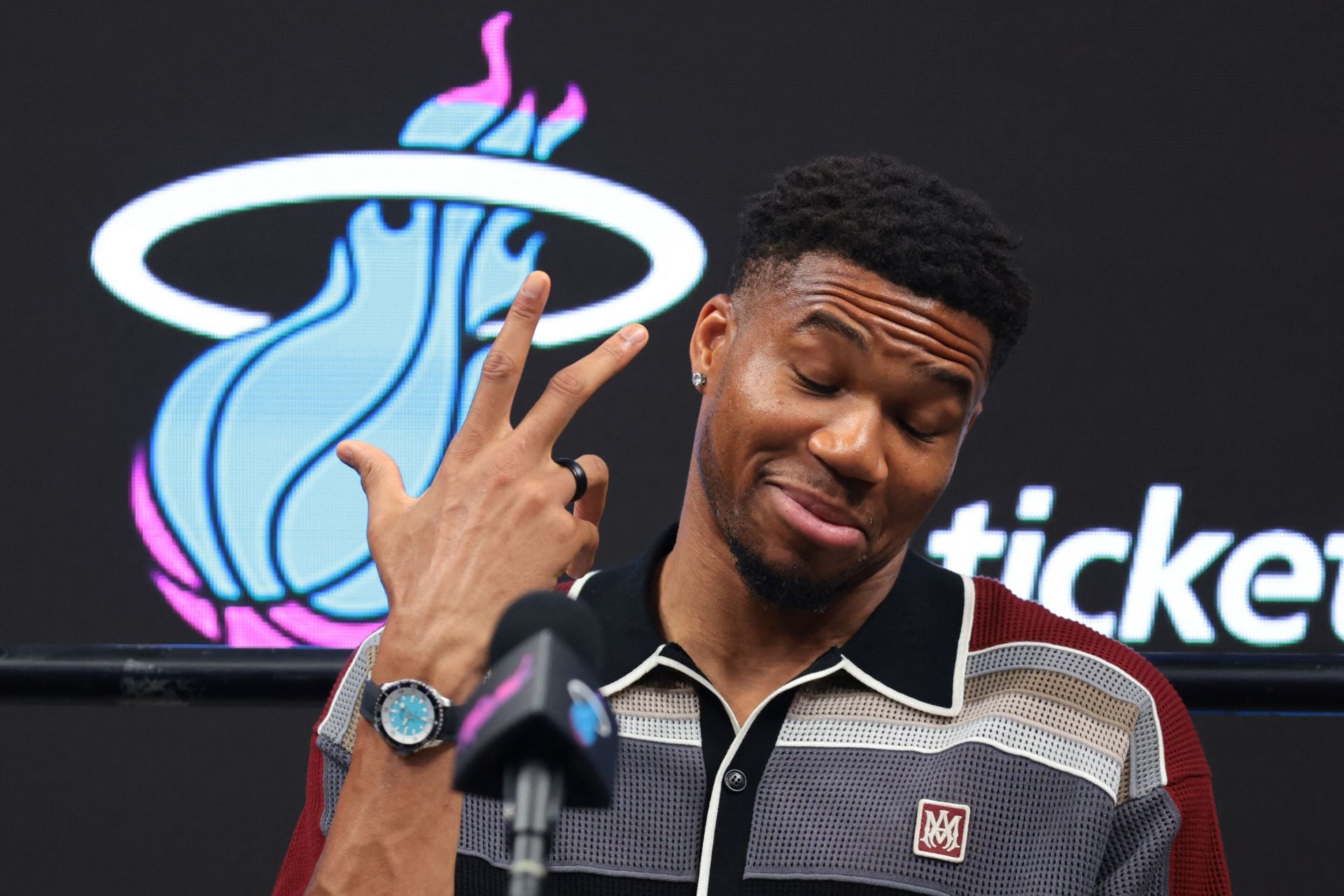 "He lied to those kids", "He’s not in Jokic’s tier" - NBA Fans Lose It Over Giannis Antetokounmpo's Bold 'All-Time' Claim