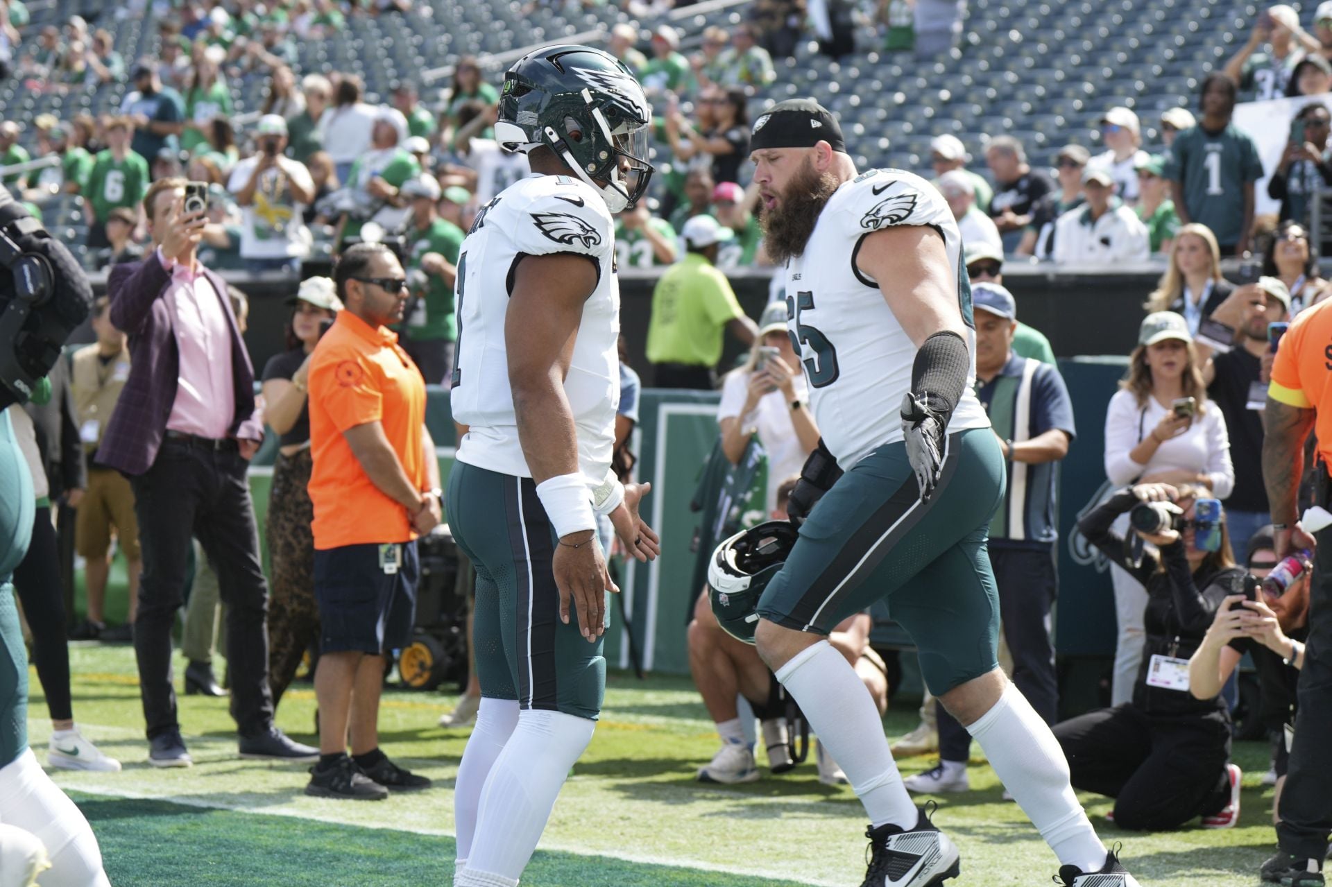 "Jalen Hurts is about to be in h*ll": Ex-Eagles LB sounds alarm over Lane Johnson announcing sudden retirement after Week 4