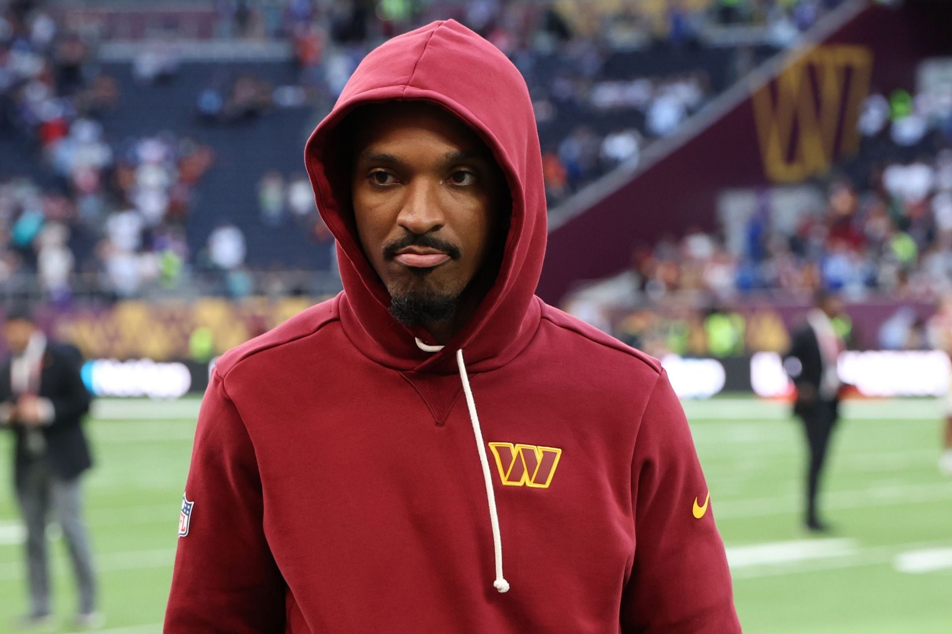 "About to injure himself again" "JD5 will be this generation's RG3 and it’s sad": NFL fans react to Jayden Daniels' return for Week 5 vs Giants