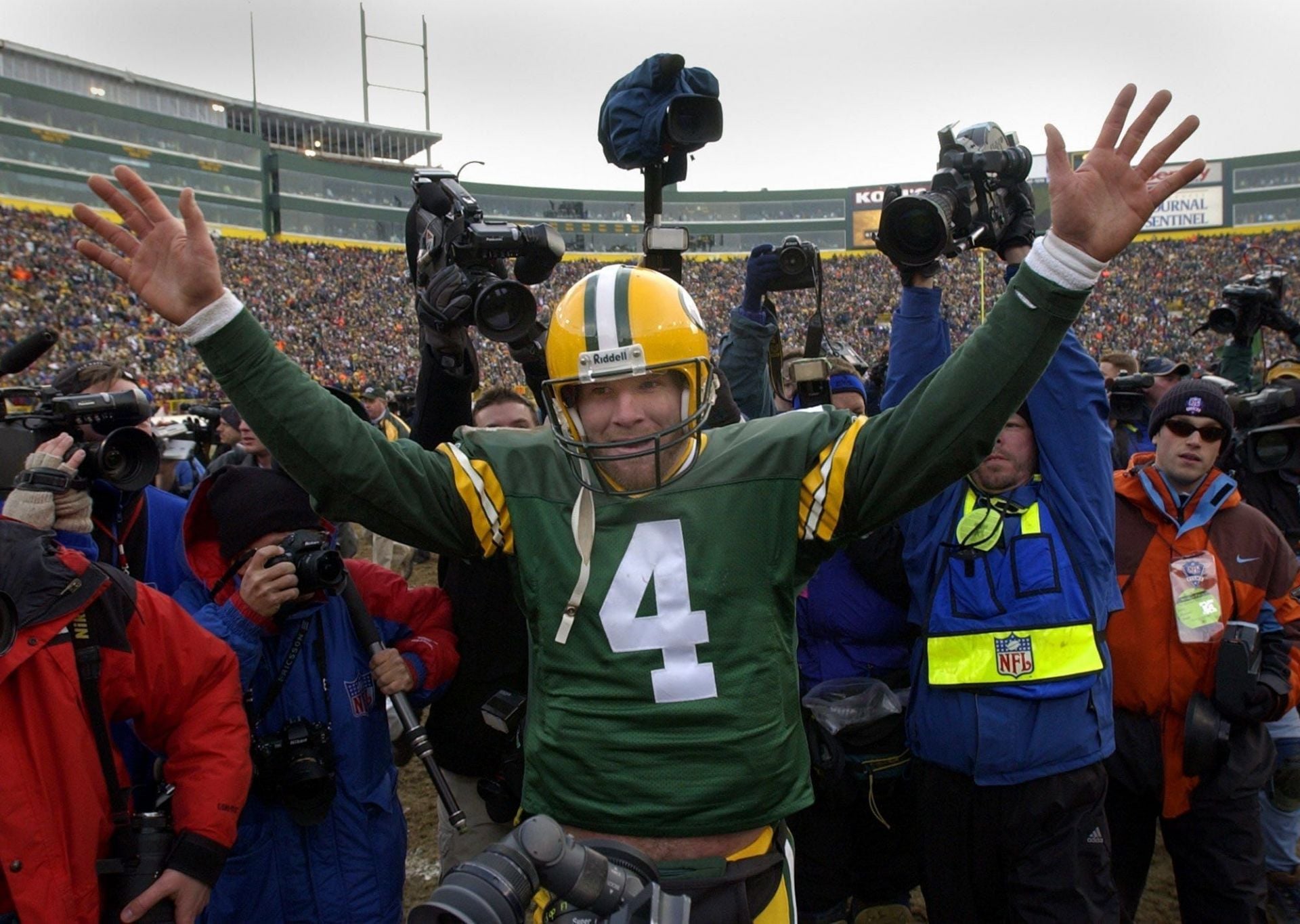 Ranking Top 10 Best NFL QBs From The 1990s Era