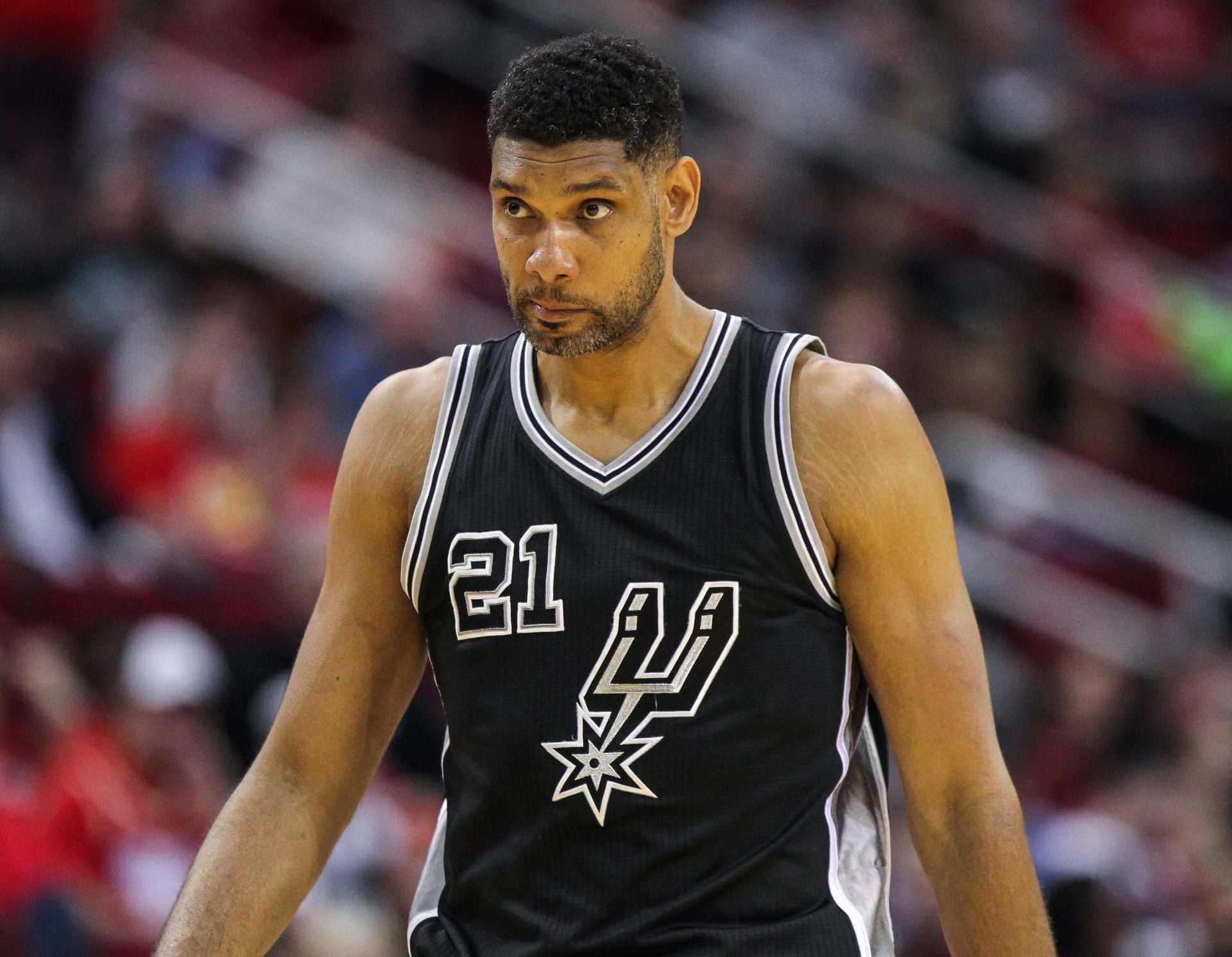 10 NBA Players Who Spent Their Entire Careers With One Franchise