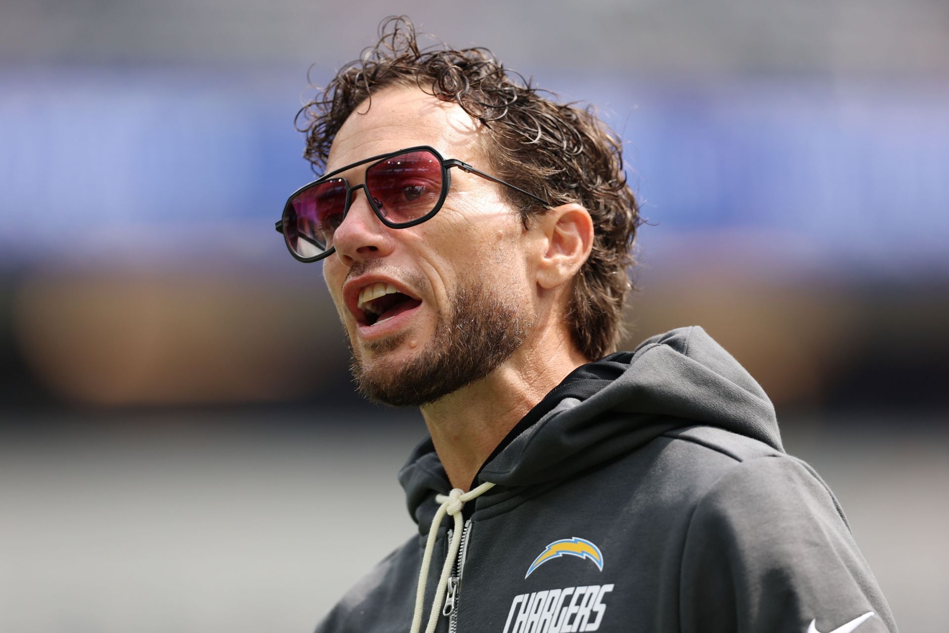 “What a clown,” “He needs to be gone”: NFL fans rip Mike McDaniel over job security remark after Chargers' 0-4 start to 2026