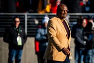 Warren Moon makes an appearance before an OHSAA DIV Championship football game between Cleveland Glenville and Shelby - Source: Imagn