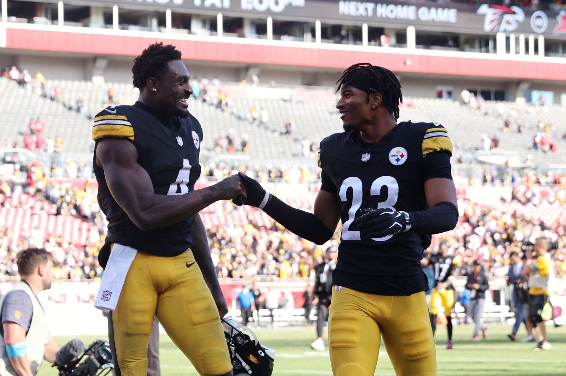 “NFL is in denial” “Outright greed”: Fans react as Steelers cancel Paris fan event while the league maintains stance of holding game amid riots