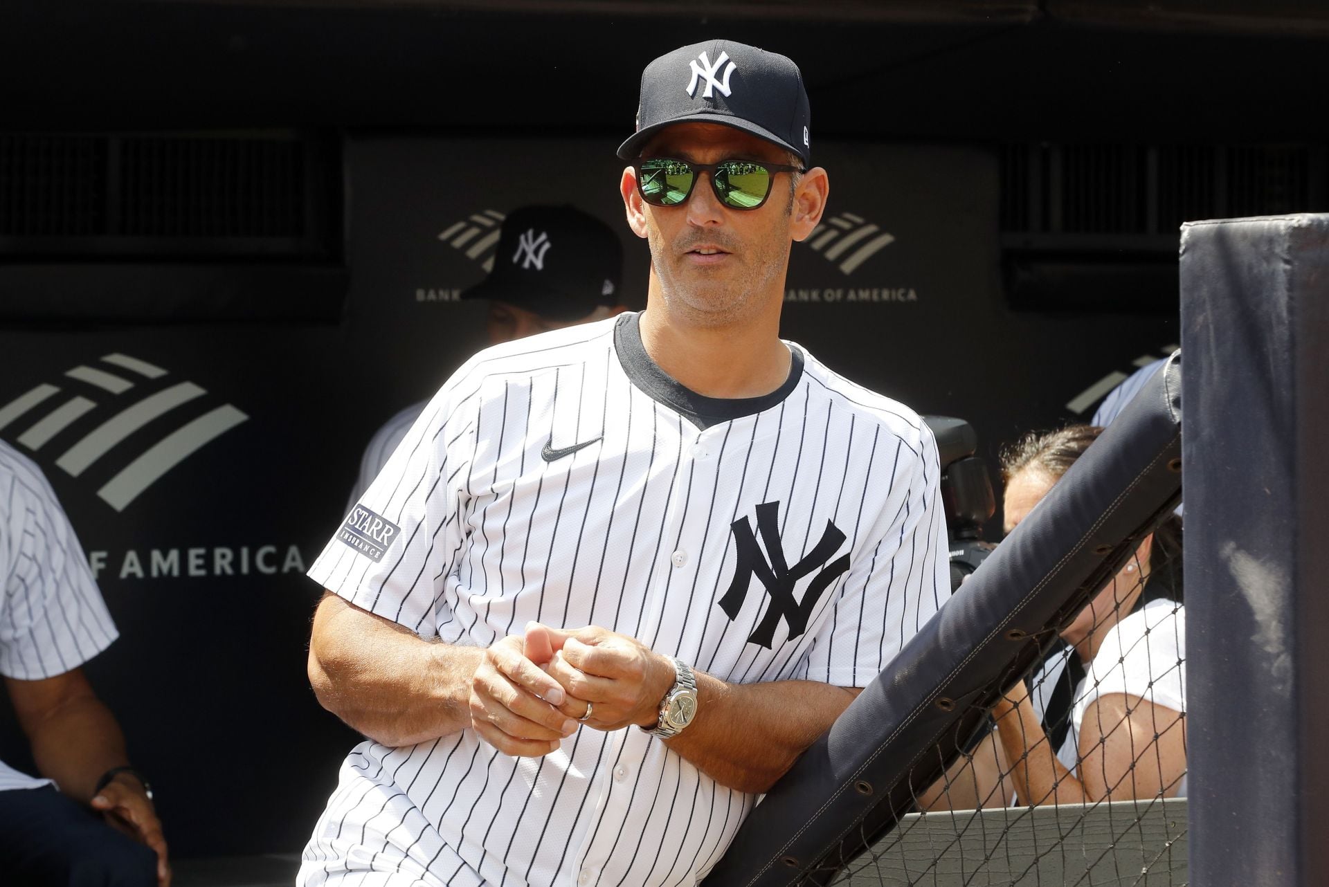 PICTURES: Jorge Posada's 55-year-old wife Laura rocks crop top with underwire and matching slim-fit capri in stylish birthday photoshoot