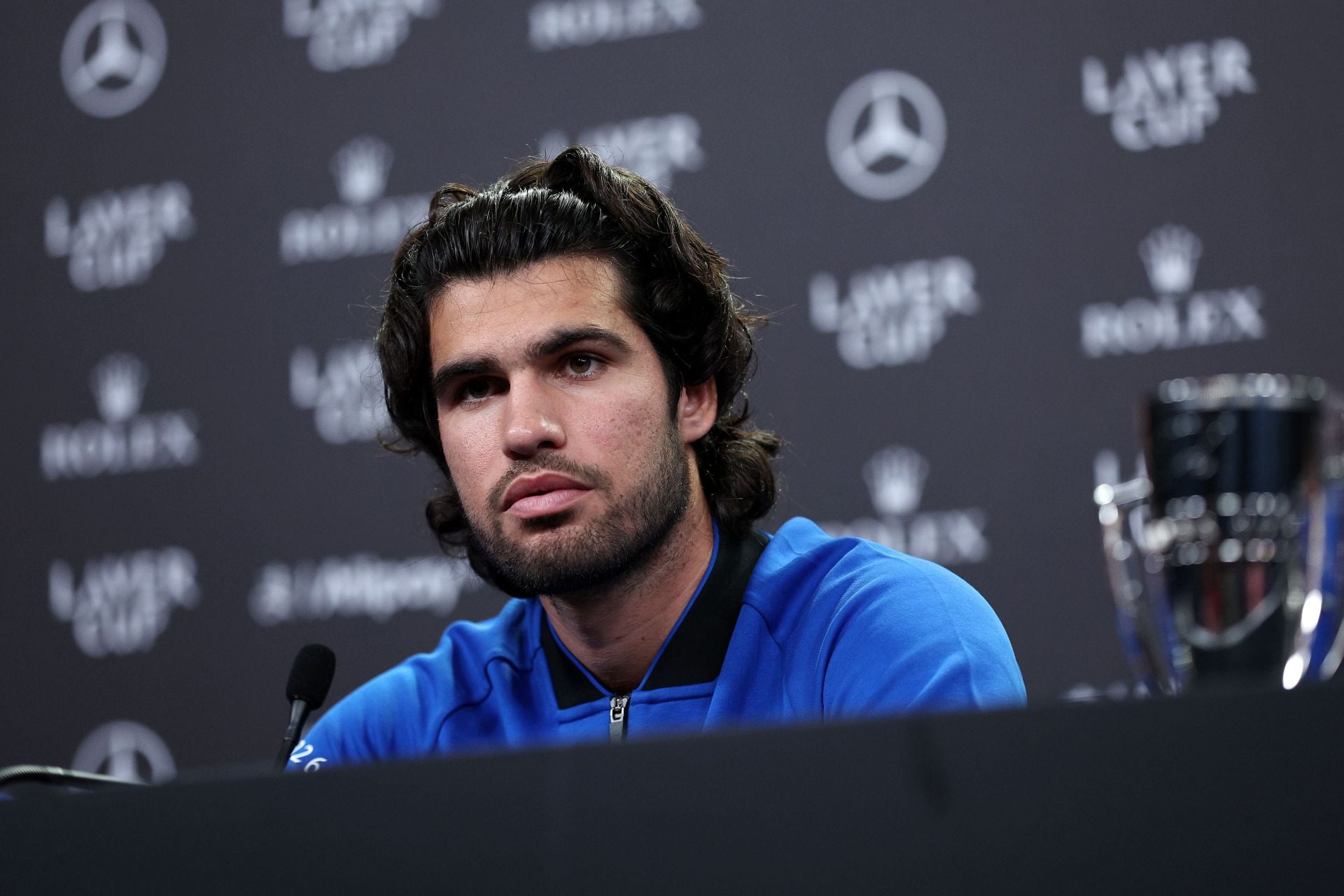 "Stop tolerating bad behavior" - Carlos Alcaraz fans brutally slam Alexander Zverev for being 'rude' to Spaniard with vacation question