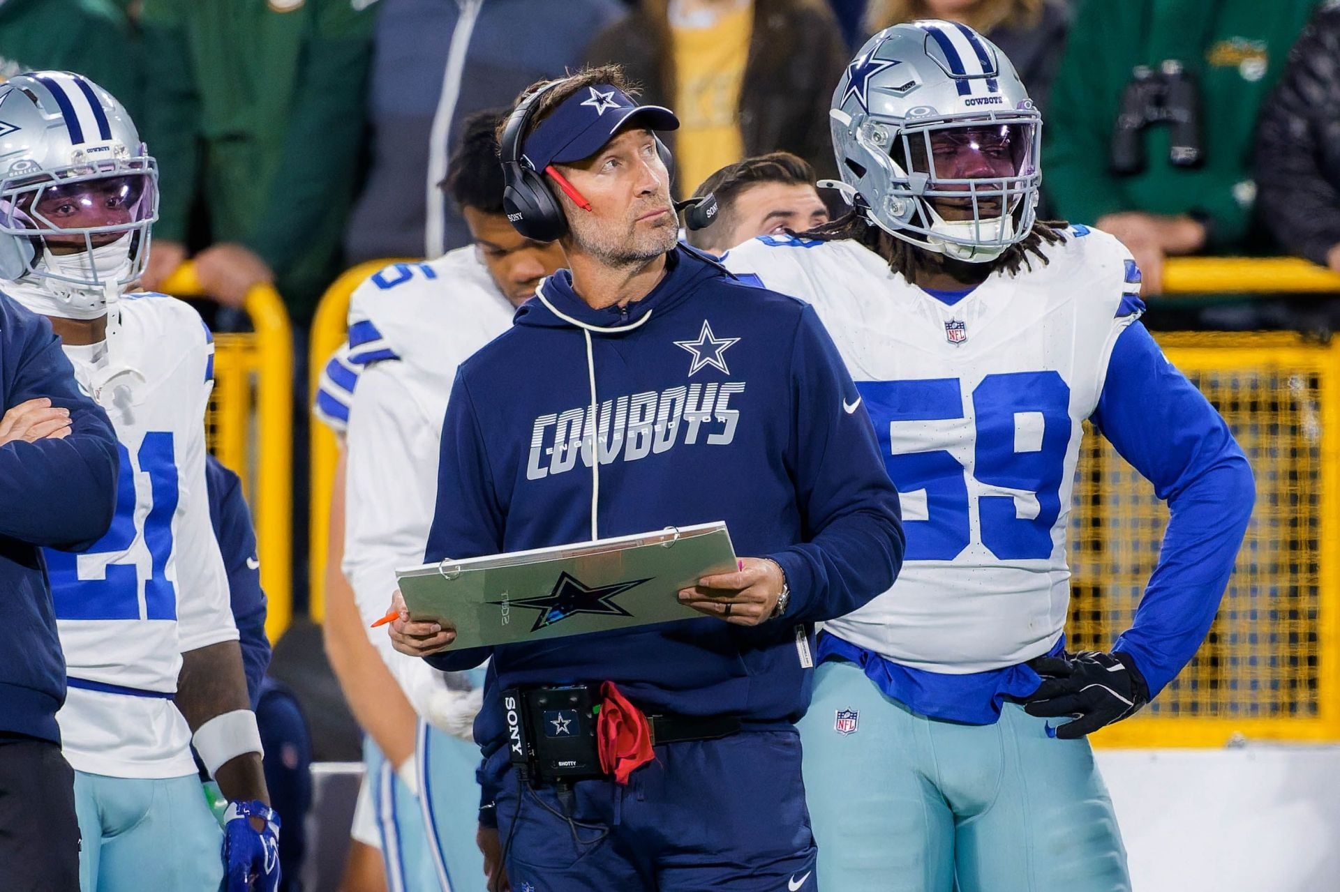 “Fire the guy already,” “Fool is in denial”: NFL fans call out Brian Schottenheimer on refusal to give up play-calling amid Cowboys’ struggles