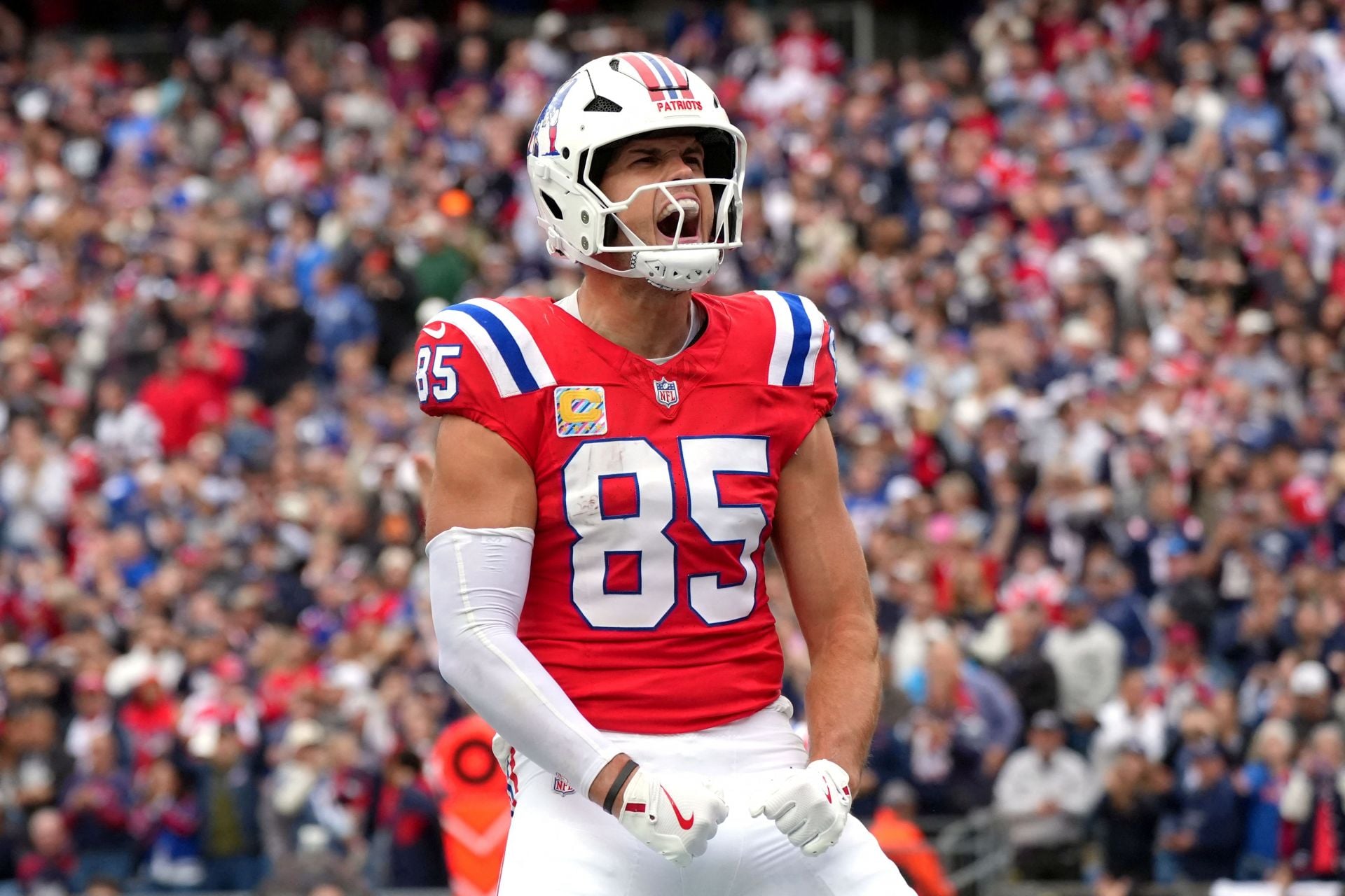 “Drake Maye just did the exact thing Josh Allen did”: NFL fans call out “unbelievably awful” intentional grounding call against Patriots