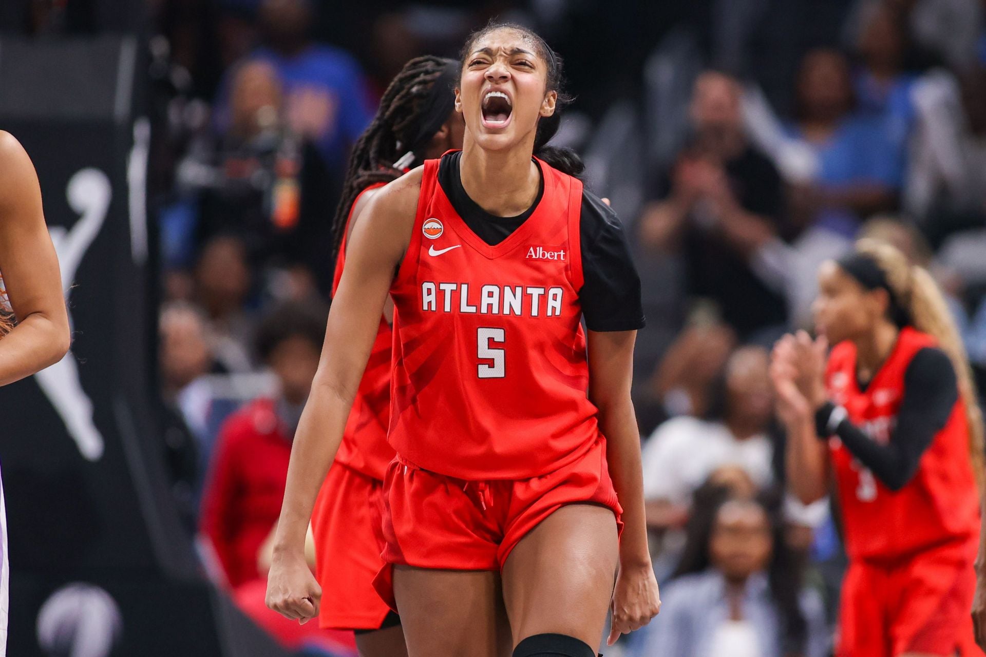 "Thought that was Kevin Hart", "Not him jumping as well" - Fans React To Angel Reese Hugging Usher After WNBA Finals Game 6 Win