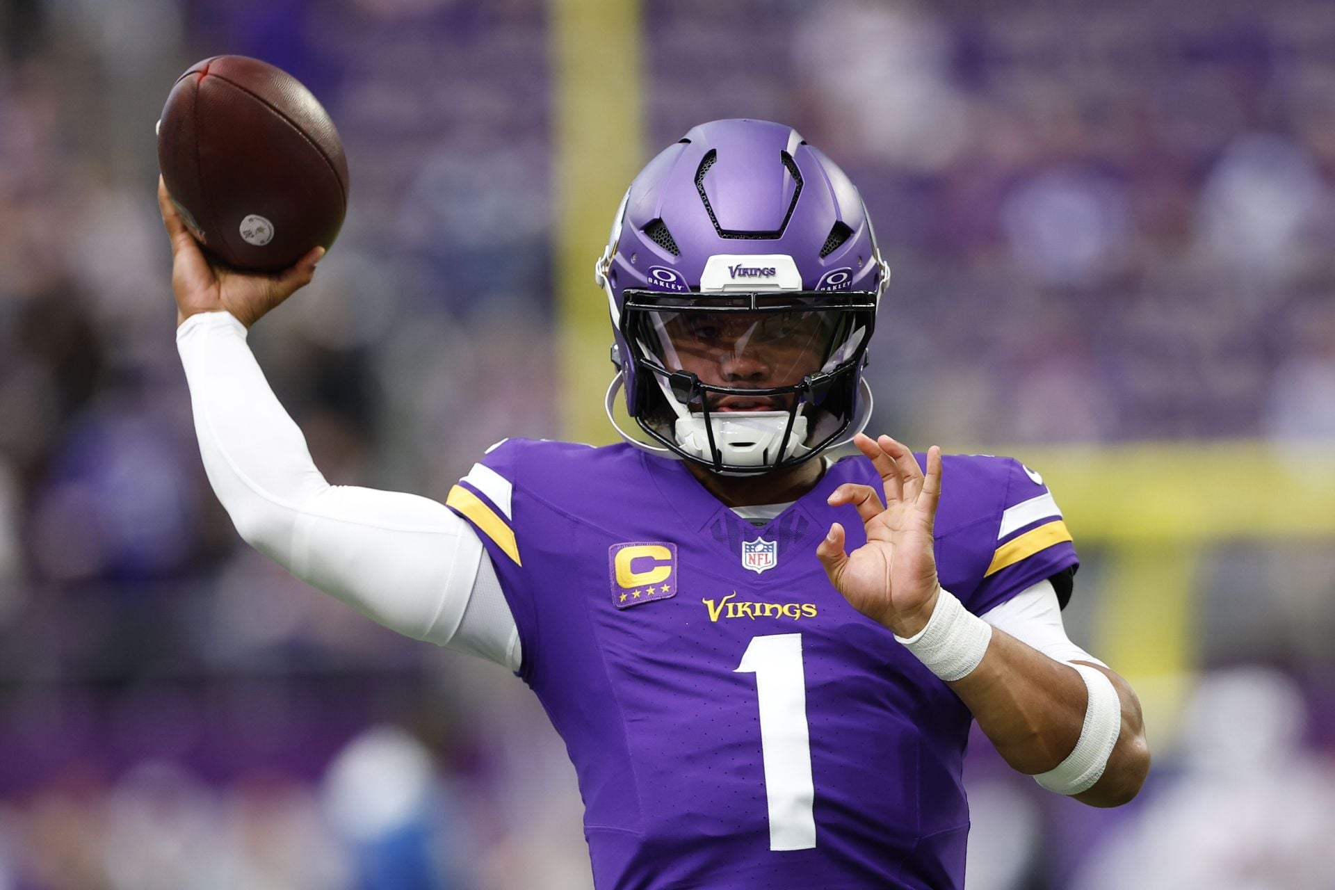 “Stop trying to sound low pitched” “Fake voice”: NFL fans mock Kyler Murray for sounding “like a little kid pretending to be an adult”