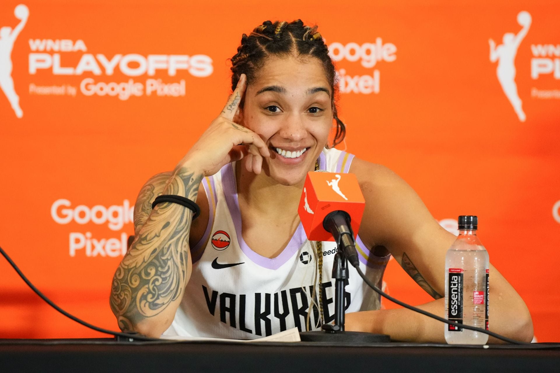 "Stop acting like you're a villain", "She’s such a crybaby" - WNBA Fans Slam Gabby Williams Over Salty Media Response Despite Receiving Praise