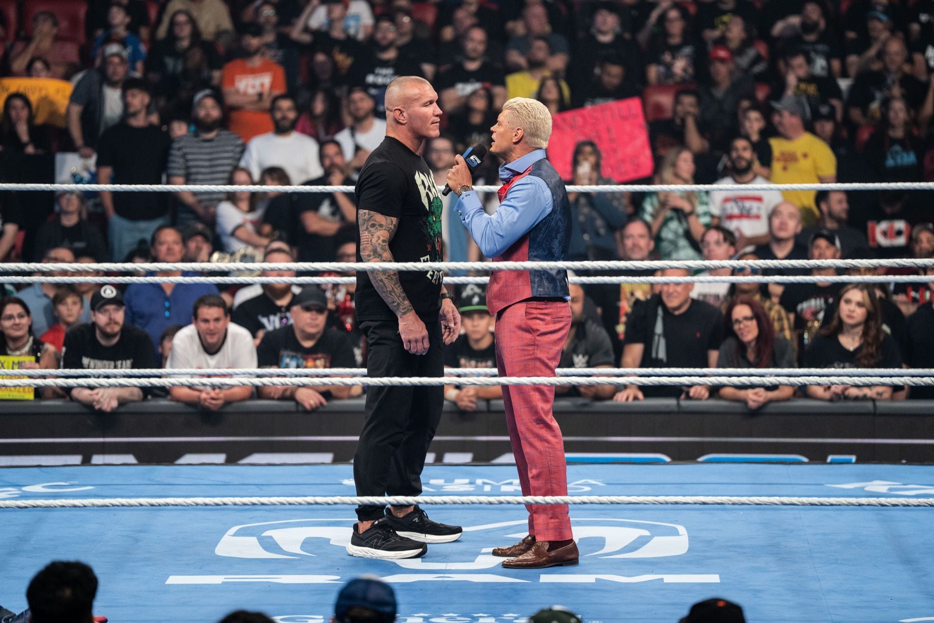 4 Potential Endings to WWE SmackDown After Money in the Bank