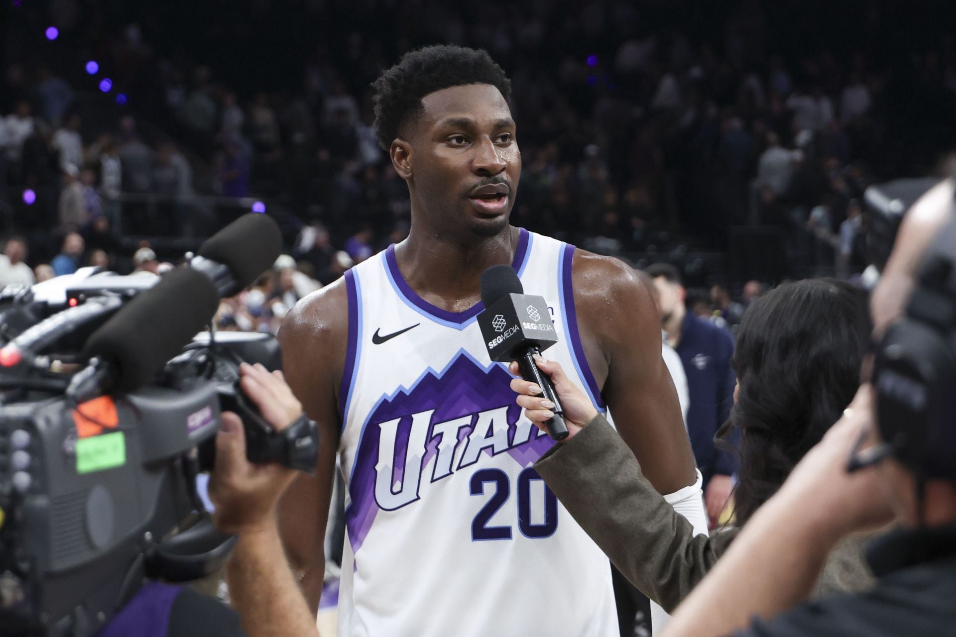 “Grizzlies curse continues”, “Jaxson Hayes gonna step in now” – Fans In Shambles After Jaren Jackson Jr. Suffers Major Blow Amid NBA’s Injury Wave