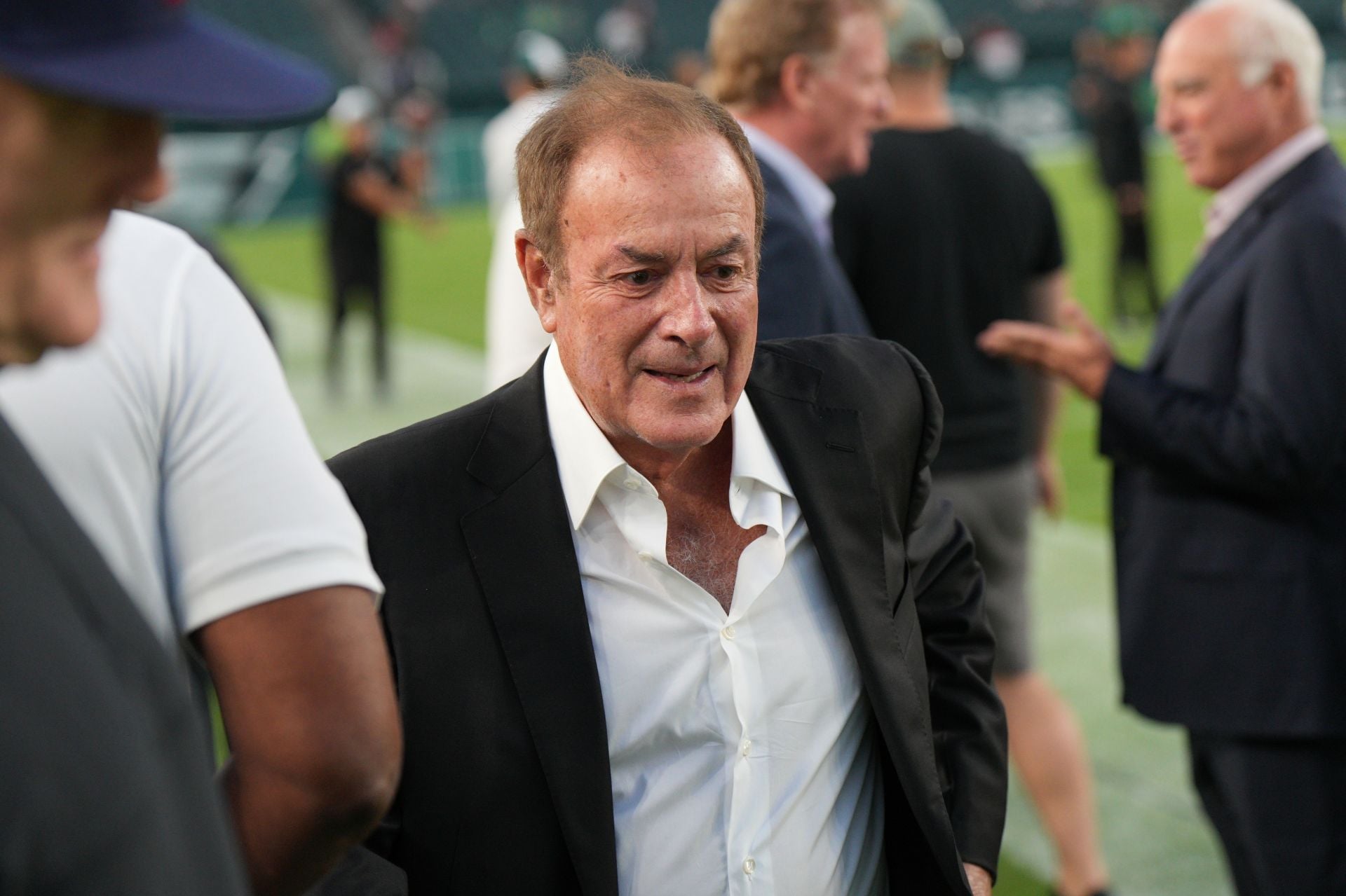 "He's clearly lost it," "Needs to retire ASAP": NFL fans rip "washed" Al Michaels for making plenty of mistakes during Steelers-Browns TNF broadcast