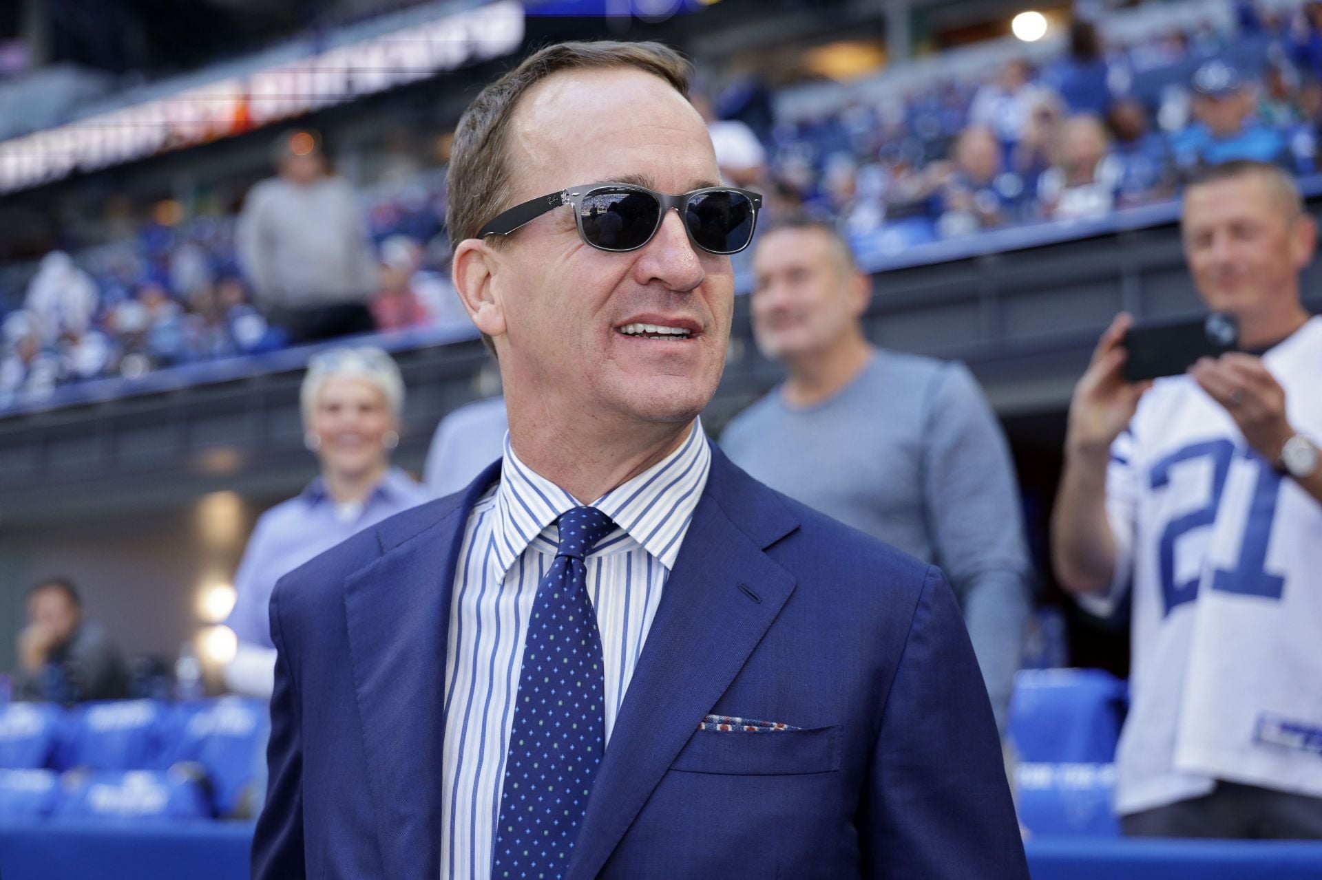 "Give him the role that Tom Brady has in Vegas": NFL fans react to Peyton Manning’s stance on Colts GM job