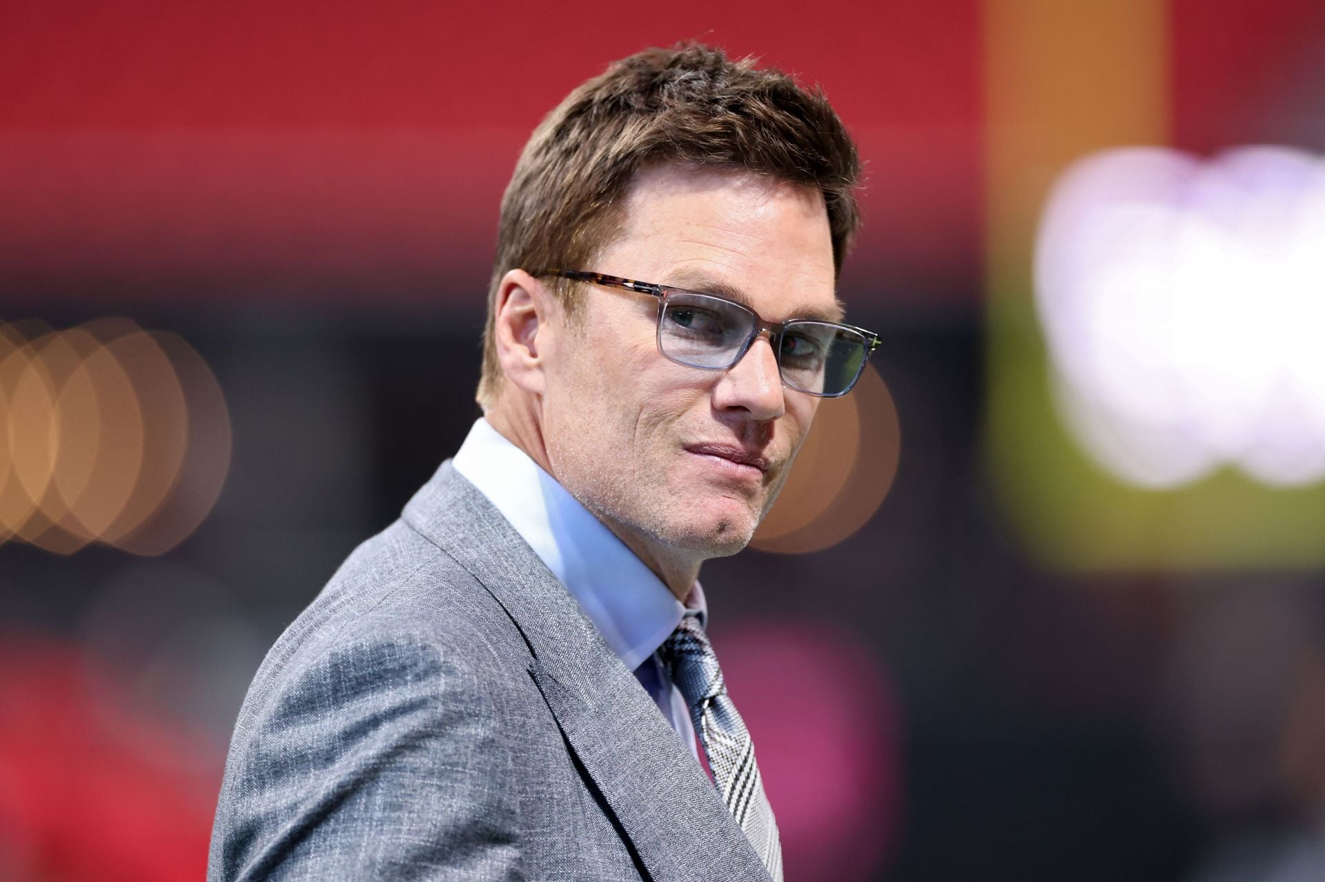 “Goat respect goat” “When two worlds collide”: NFL fans react as Tom Brady “pauses conversation to admire” Caleb Williams’ warmup throws
