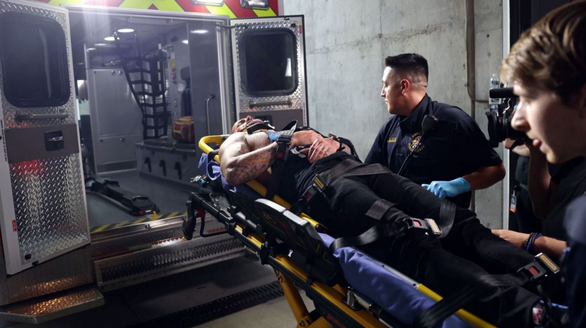 BREAKING: Emergency personnel rush to the ring as WWE star needs medical attention at Money in the Bank 2026