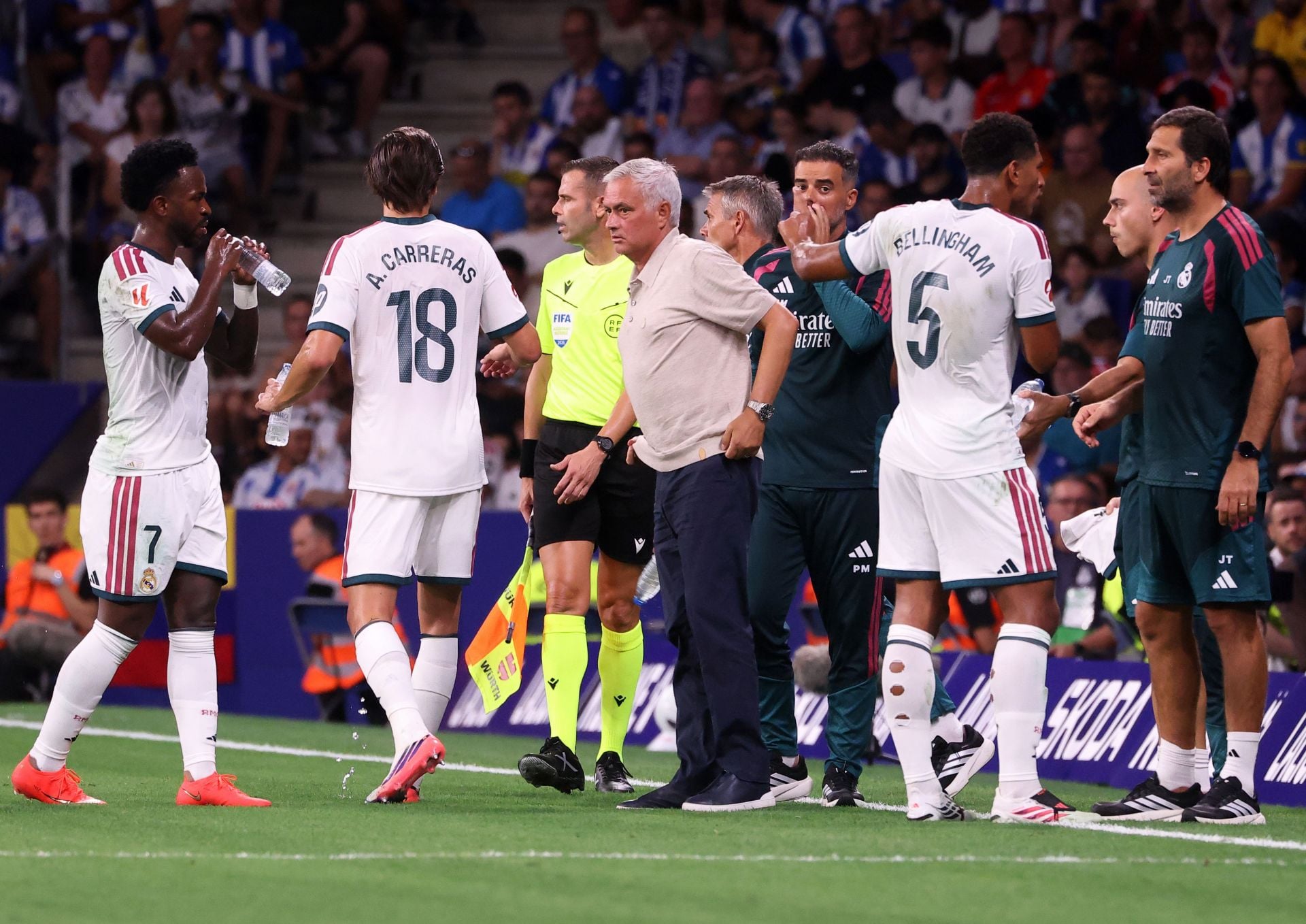 Real Madrid stars still emotionally distant from each other despite Mourinho’s arrival as report claims to reveal dressing room atmosphere