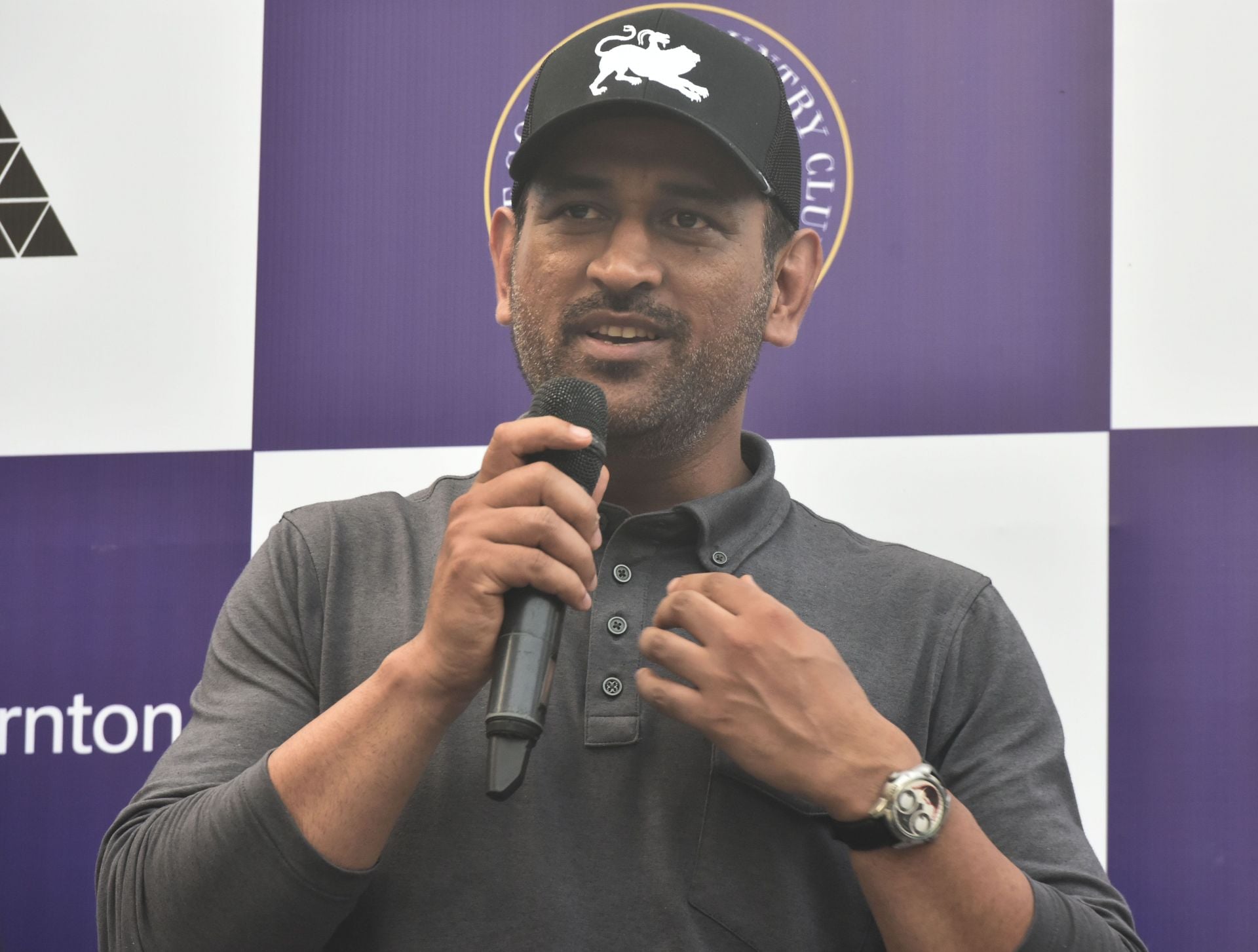 MS Dhoni spotted with childhood friend at Mumbai airport ahead of IPL 2027 [Watch]