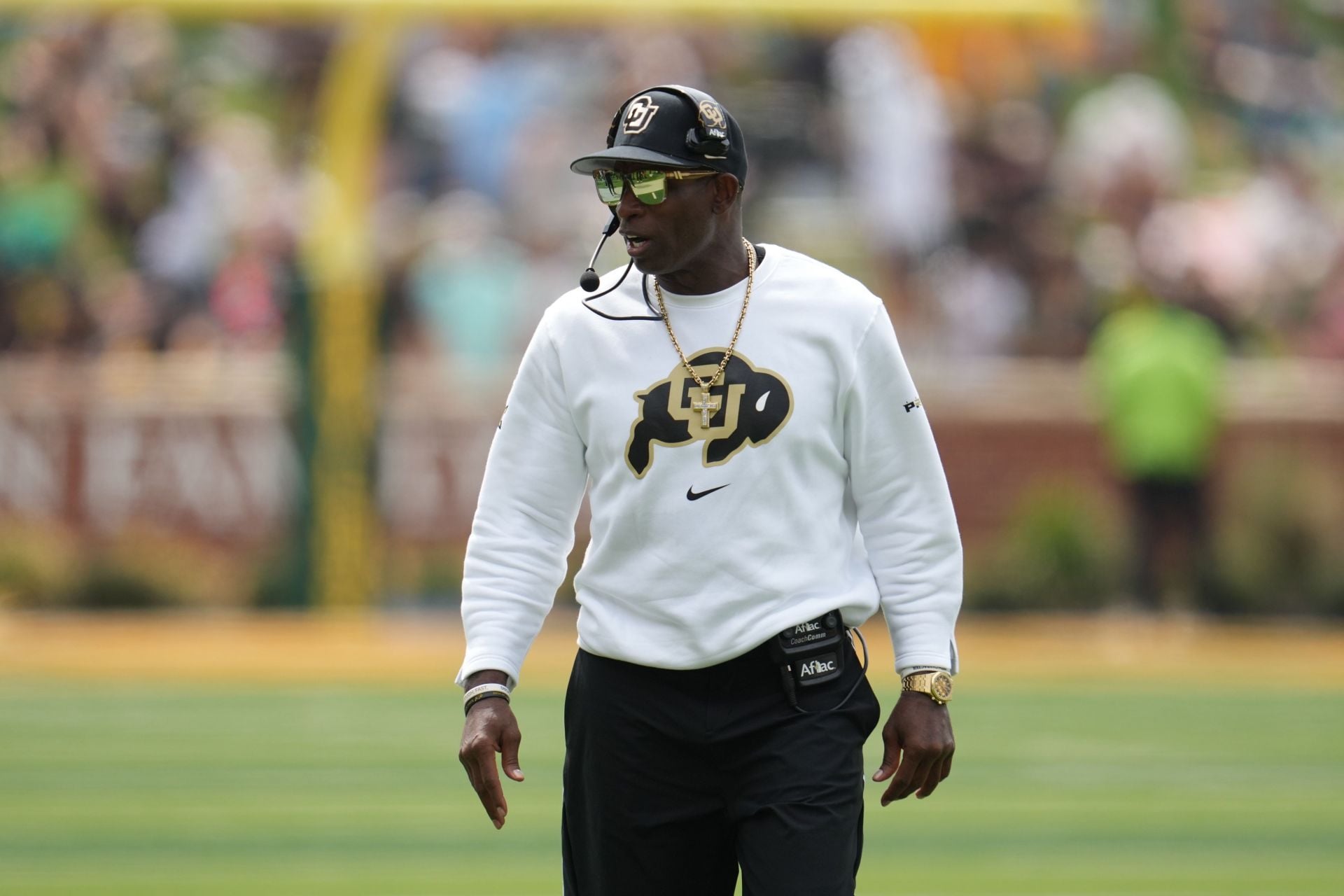 "Deion Sanders is a SELLOUT to his own people": Analyst doesn't mince words about Deion Sanders for endorsing Protect College Sports Act