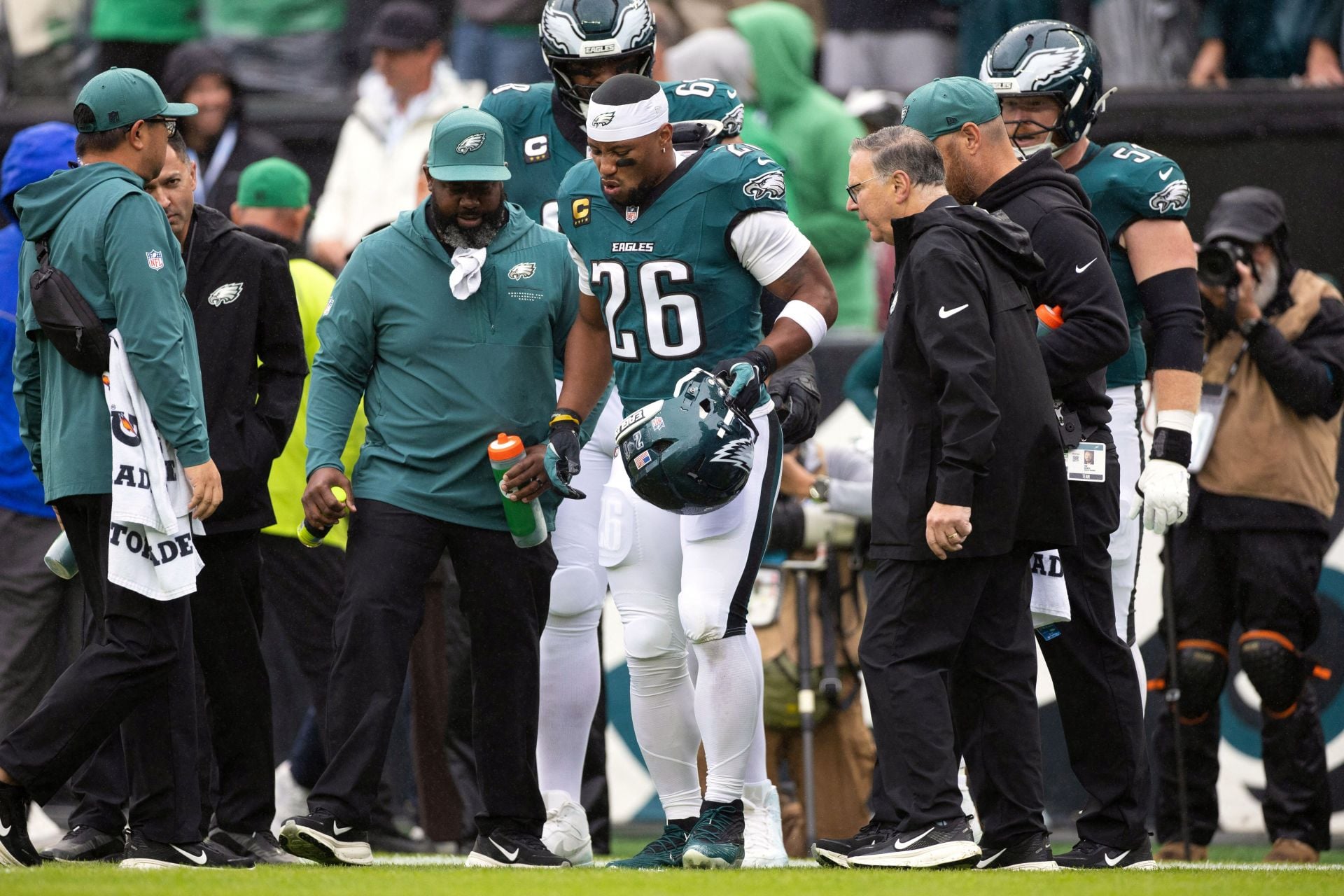 Saquon Barkley injury: Sports doctor reveals reinjury concerns for star RB as Eagles lose two backups ahead of Week 6