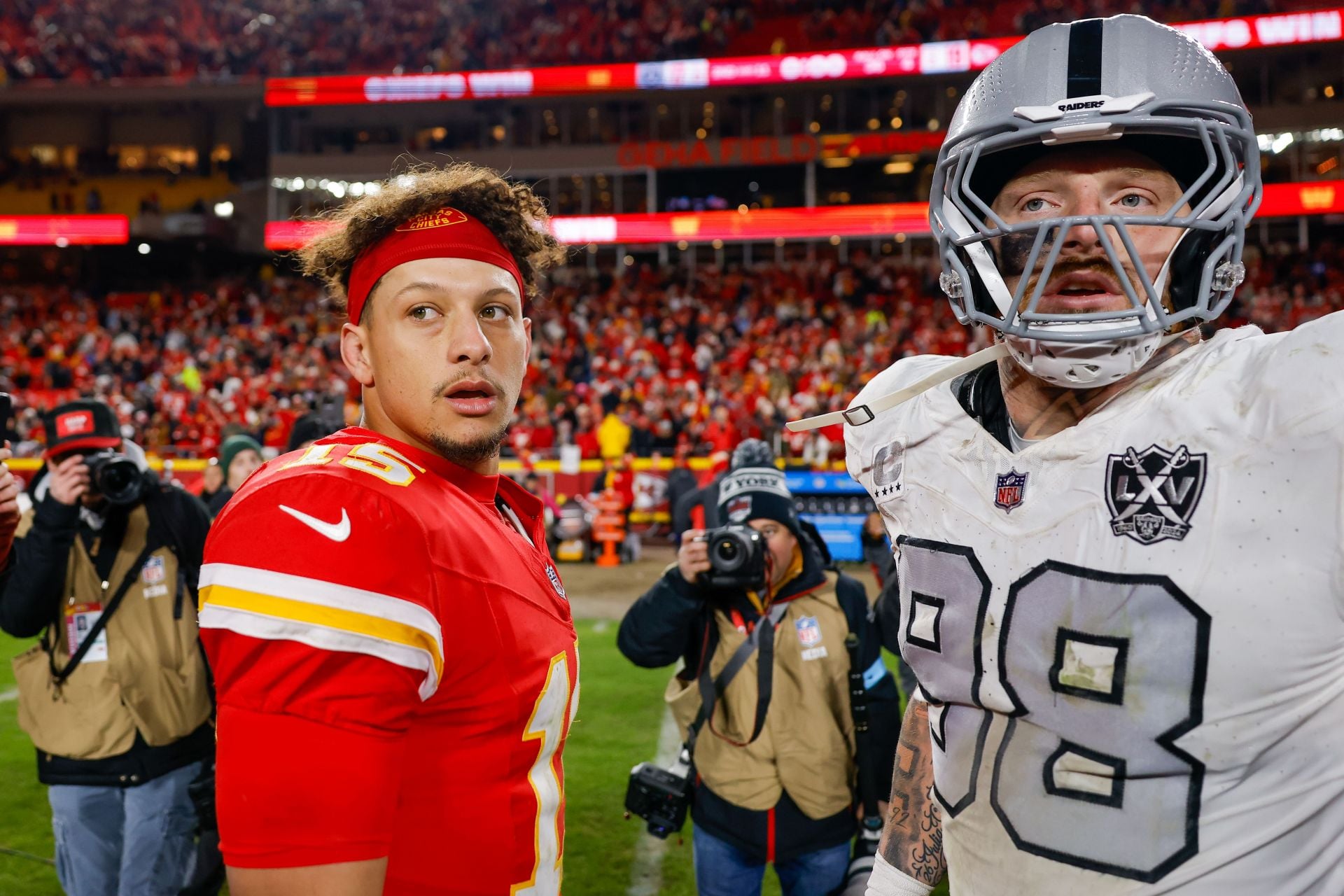 Antonio Brown takes shot at Patrick Mahomes after Maxx Crosby revealed Chiefs QB “moans while being tackled”