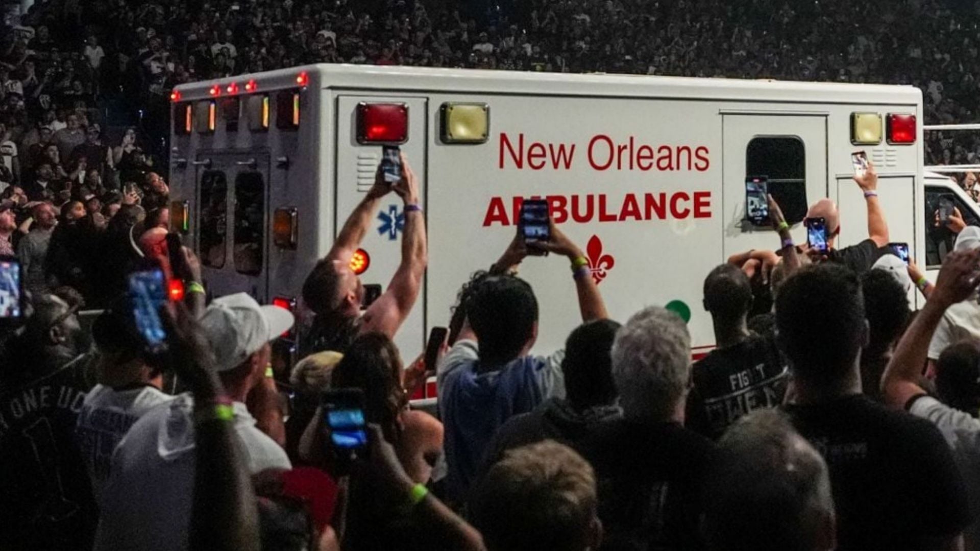 BREAKING: WWE Forced to Abruptly End Grudge Match After Veteran Suddenly Suffers Injury; Multiple Stars Rush Out