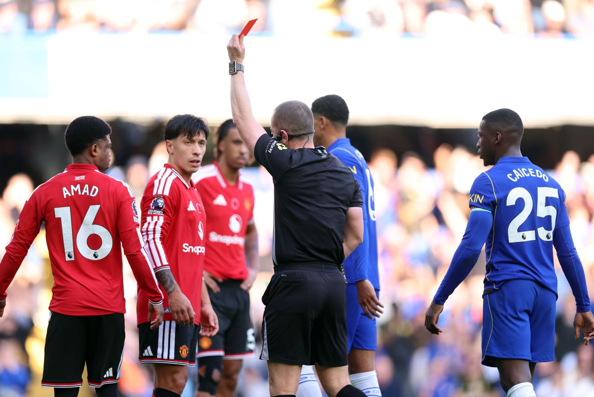 "He's not a player suitable for Manchester United" - Pundit slams Lisandro Martinez after Red Devils' loss to Chelsea