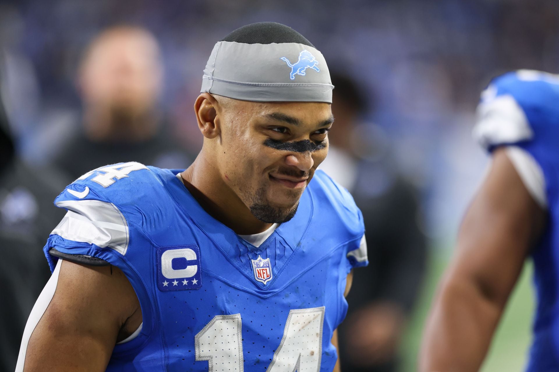 "Is Julian Edelman actually arrogant" "Goofy way to ask that": NFL fans react to Patriots icon asking Amon-Ra St. Brown's 'dome' preference