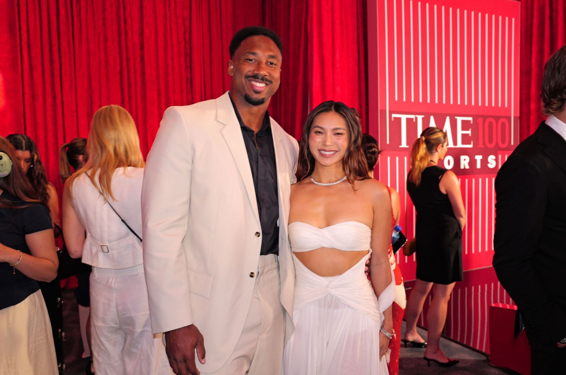 Chloe Kim wrestles with Myles Garrett in adorable post as Rams DE continues nursing knee injury