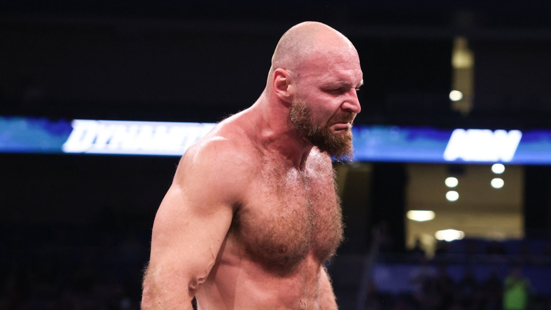 "In a great deal of pain"- Jon Moxley crashes out on AEW Dynamite following two consecutive losses