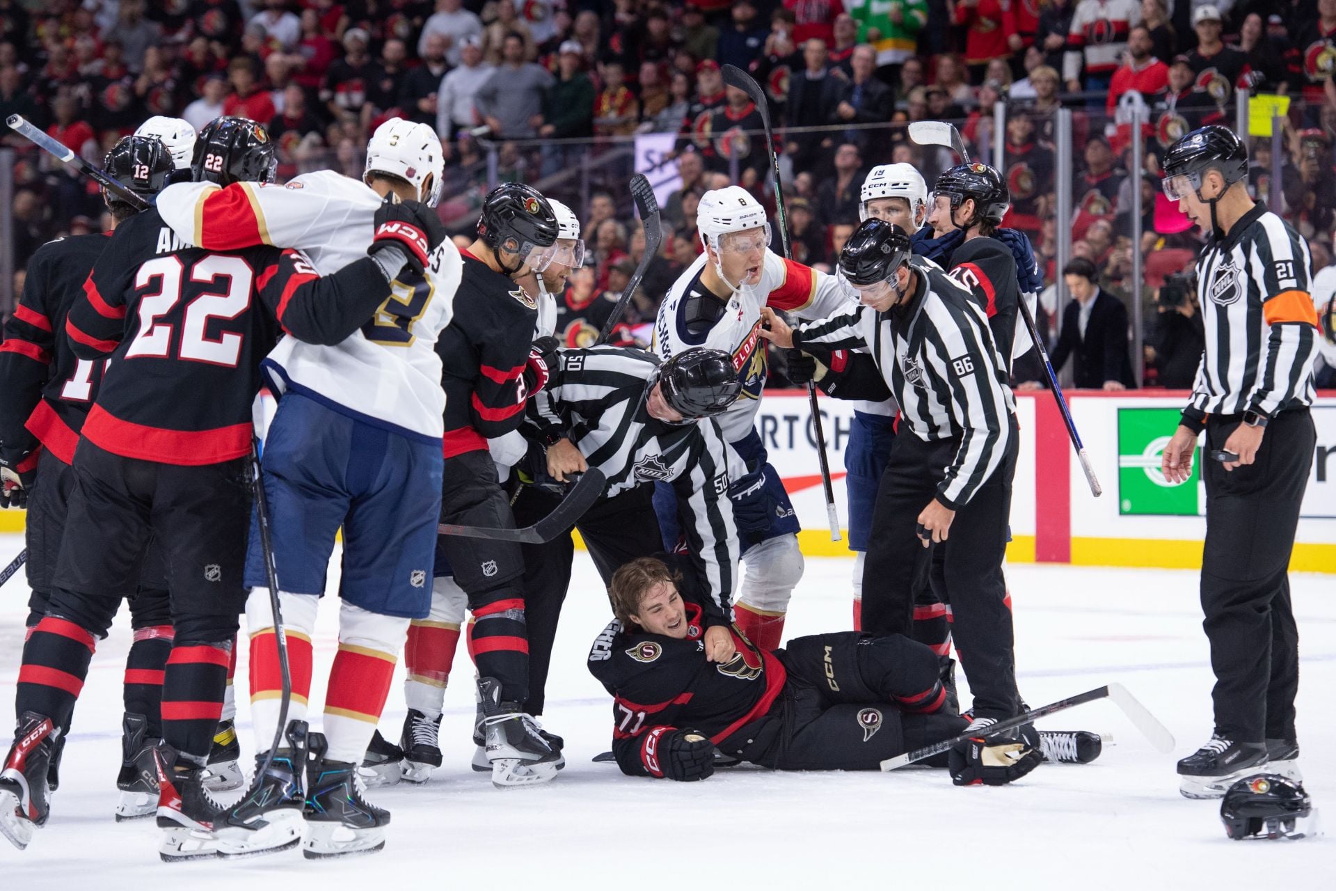 NHL 2026: Ridly Greig and Sam Bennett Drop Gloves [Confirmed]