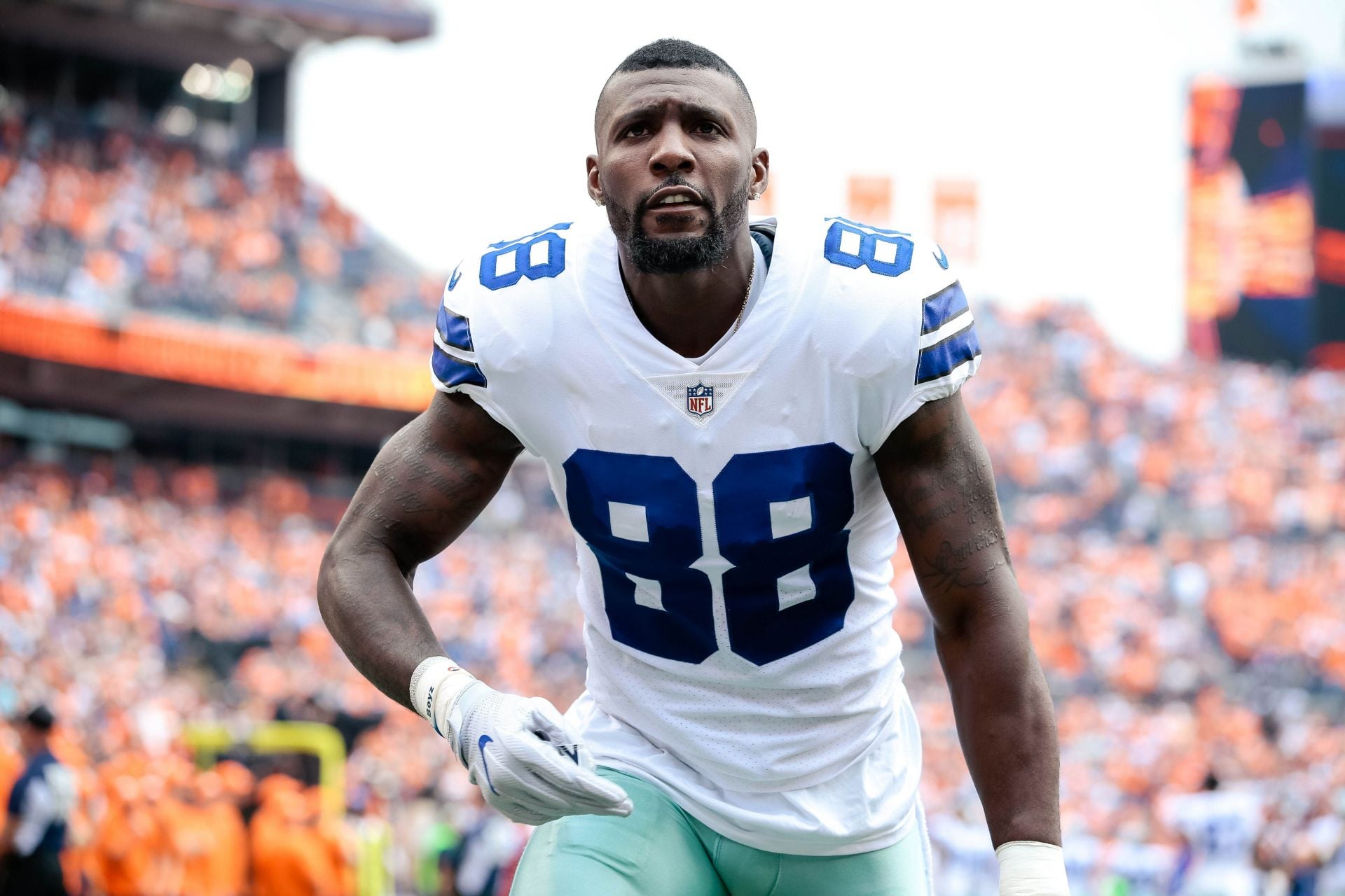 "I didn't whoop my own mom": Deshaun Watson's coach drags "idiot" Dez Bryant's infamous assault case as social media beef escalates