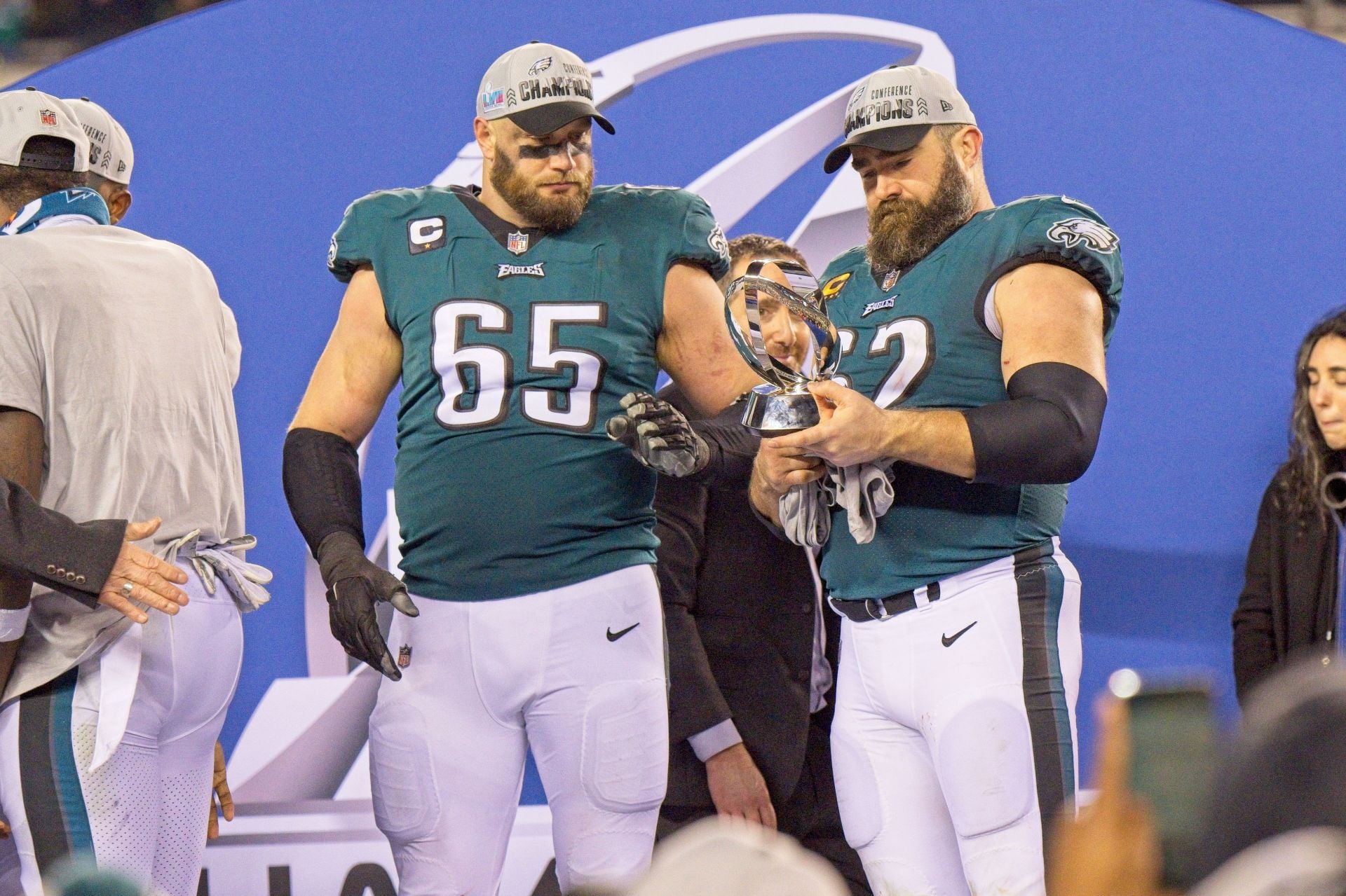 "Never got the credit he deserved": Jason Kelce makes his feelings known about Lane Johnson's "not ideal" retirement decision