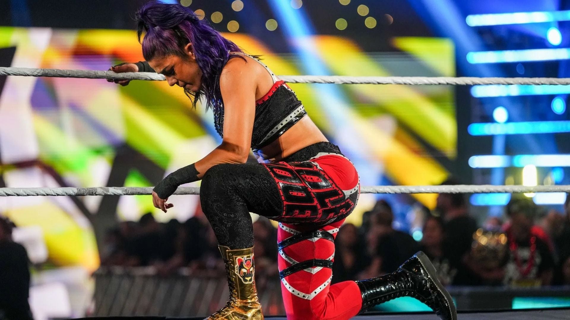 Bayley sends a message reacting to the AEW Dynamite show