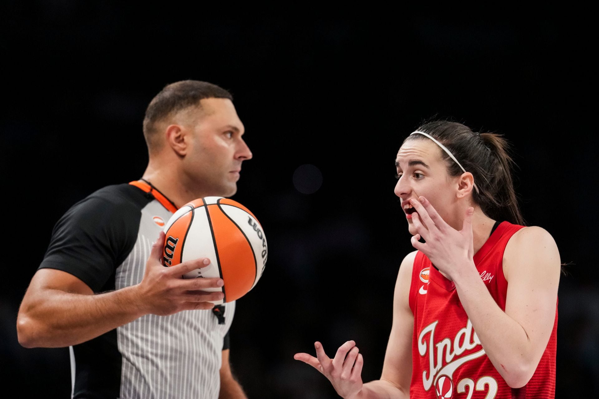 "She's Such a Sore Loser" "RIGGED": Fans Clash After Caitlin Clark's Snarky Remark on Aces Getting 15 More FTs in Game 3