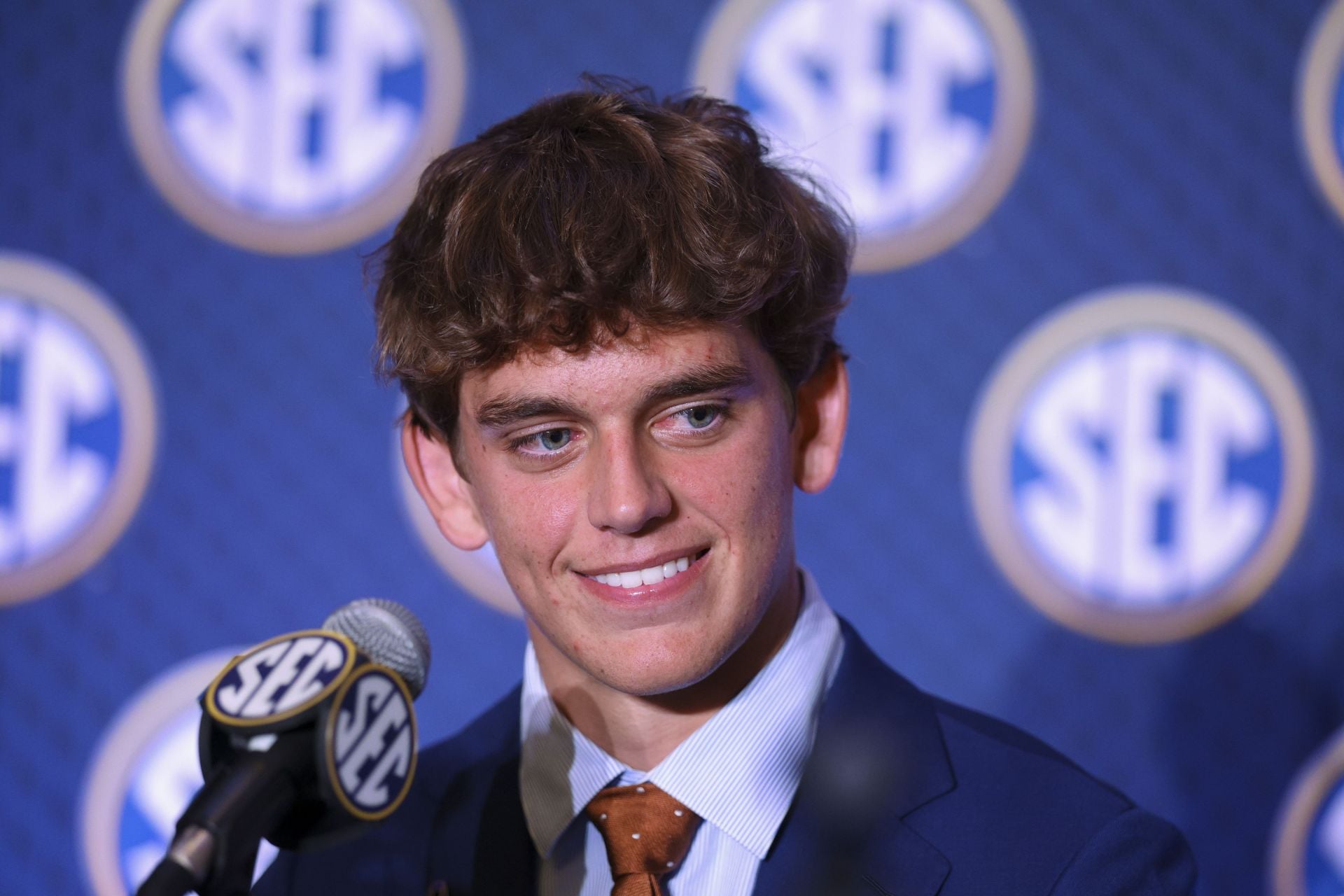 “Arch Manning does not belong in the first round”: Ex-NFL scout sounds off on “regressing” Texas QB’s hype for 2027 NFL Draft