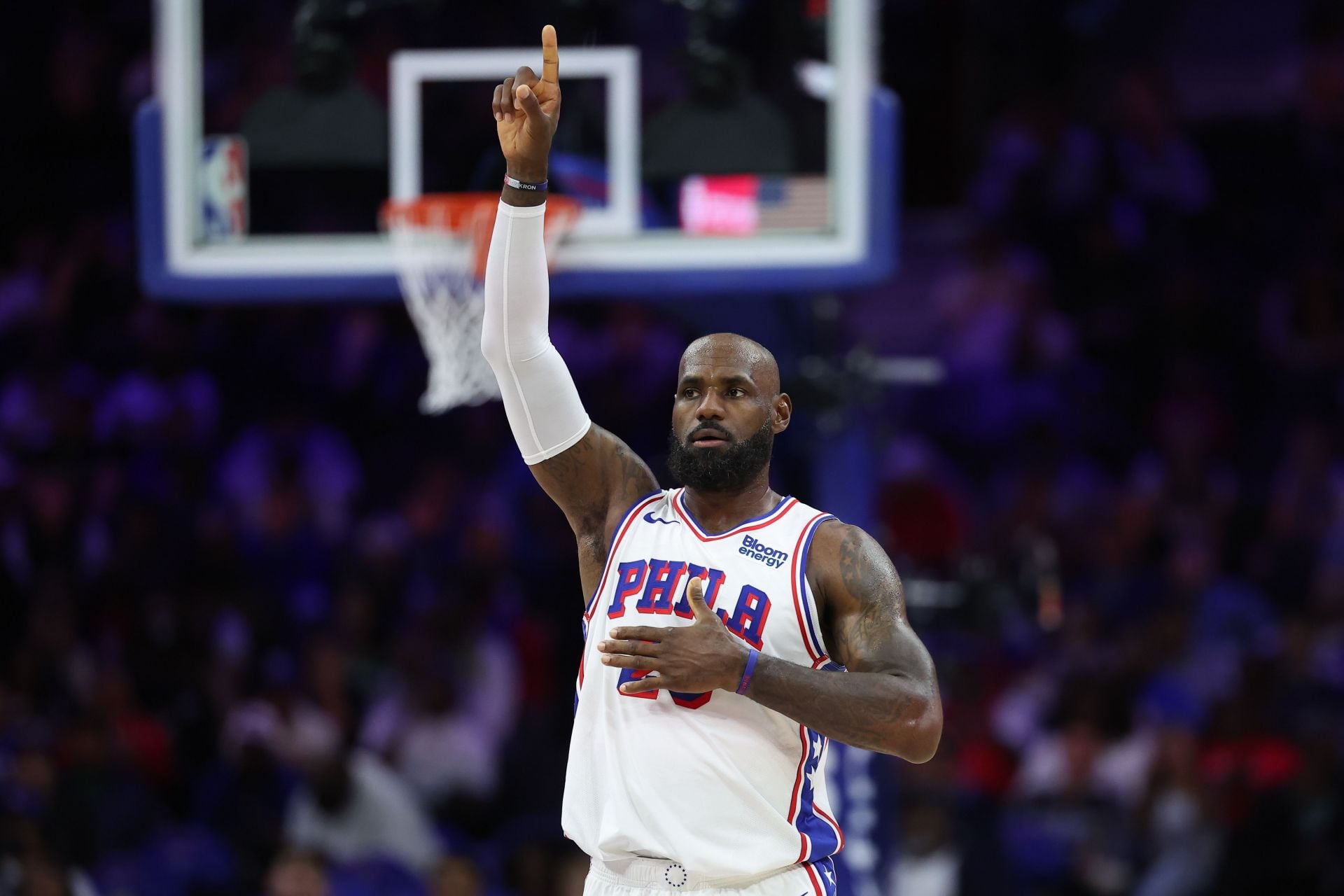 "They ready to retire his jersey", "That Garage wall is cursed" - NBA Fans Erupt As LeBron James Takes Over Matisse Thybulle’s Mural In Philadelphia