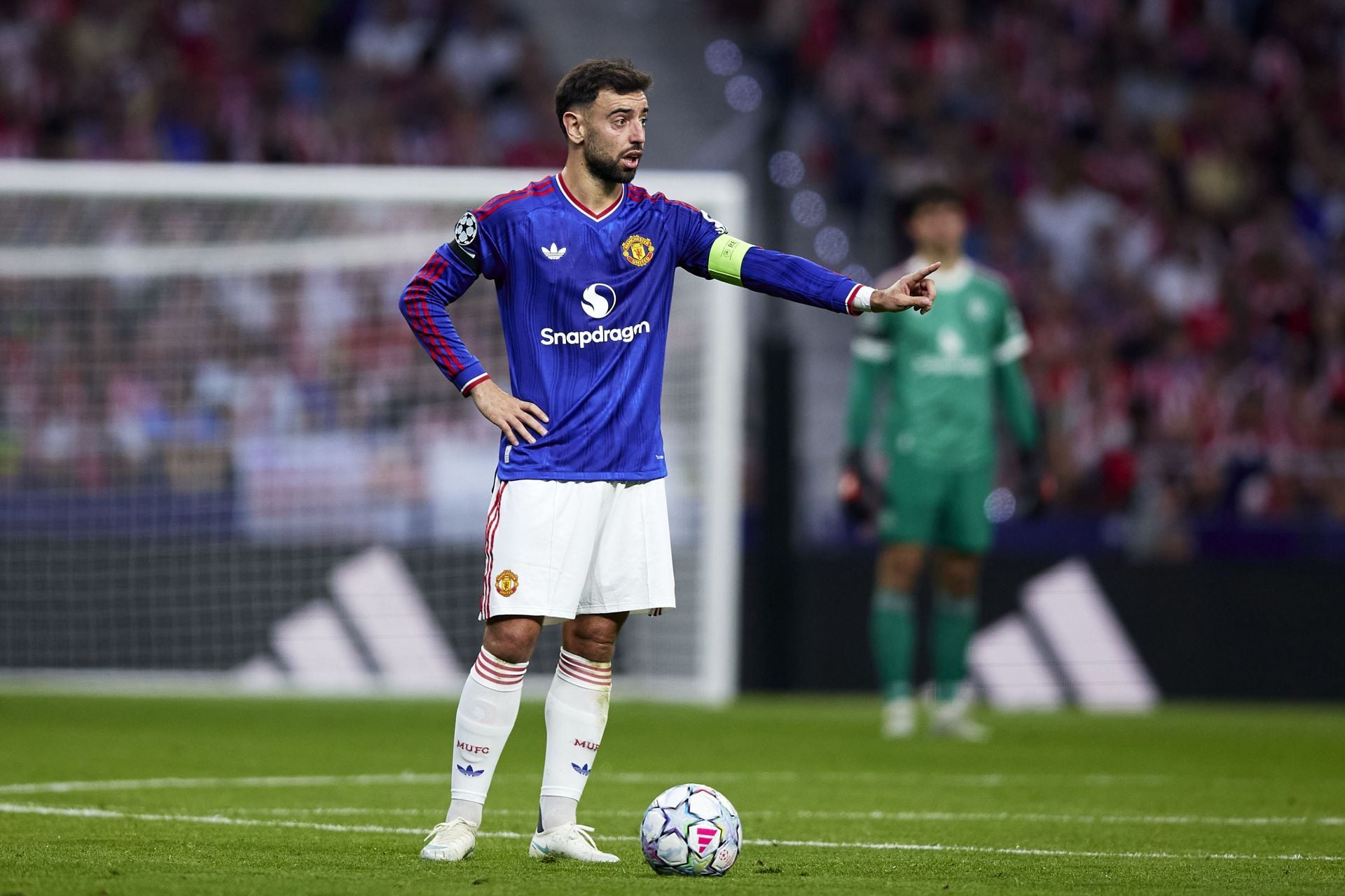 Pundit asks Michael Carrick to drop Manchester United star Bruno Fernandes from starting lineup, gives specific reason