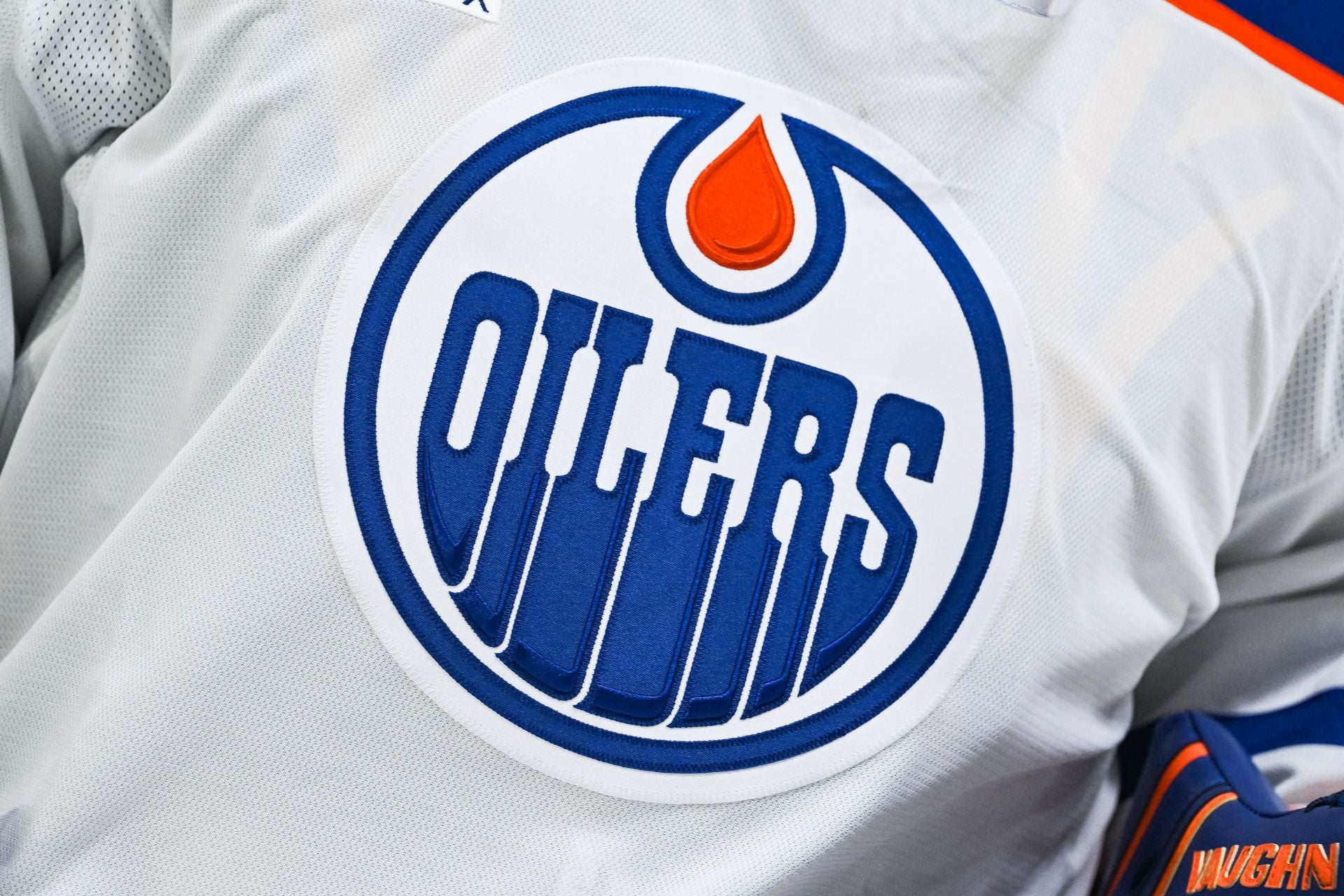NHL Rumors: Darren Dreger pegs Oilers to be "front-runner" for Eastern Conference center 