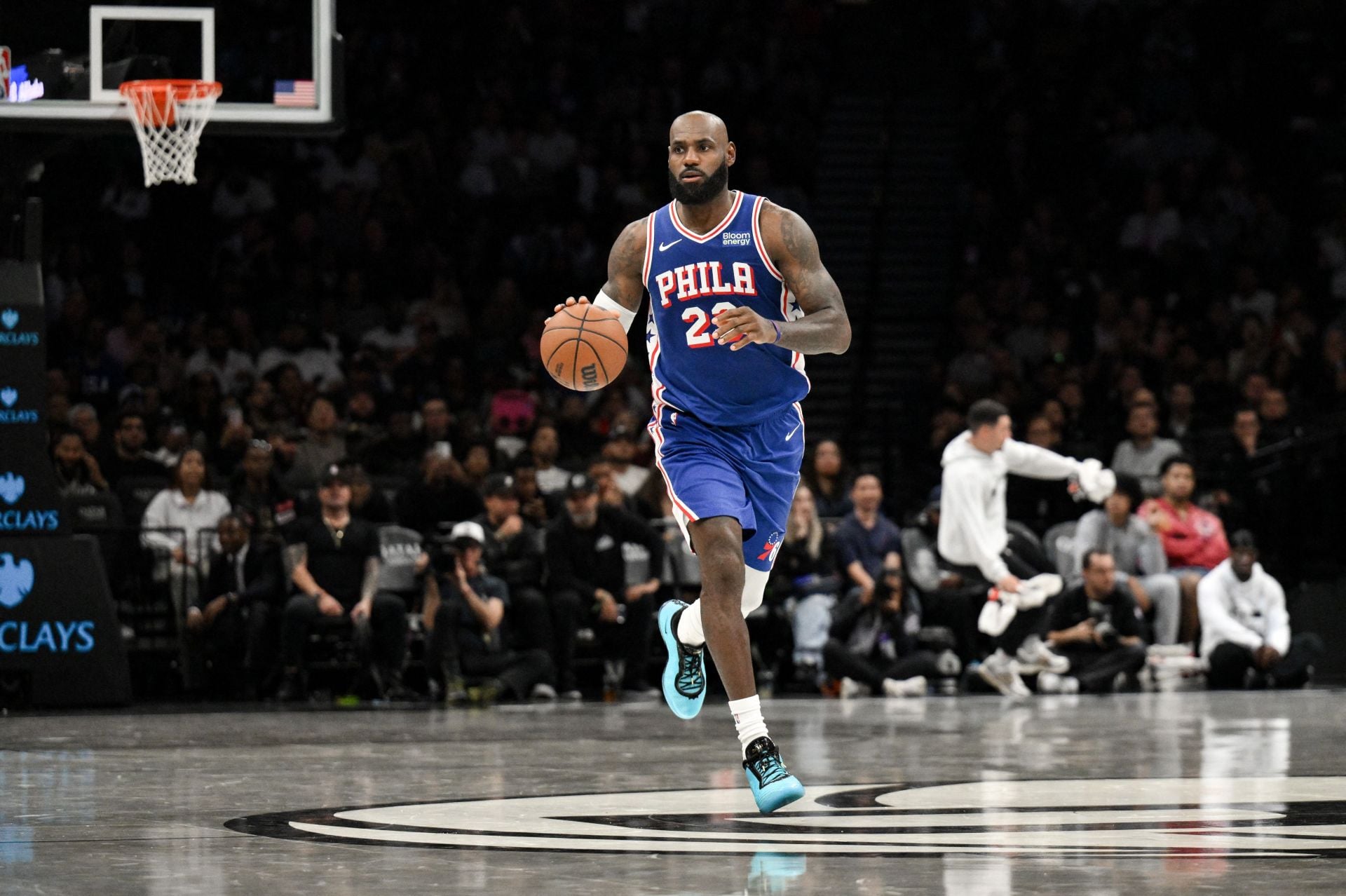 "FT Merchant": NBA World Reacts as LeBron James Scores 10 Points on 1 Made FG and 8 Free Throws in Sixers Preseason Debut 