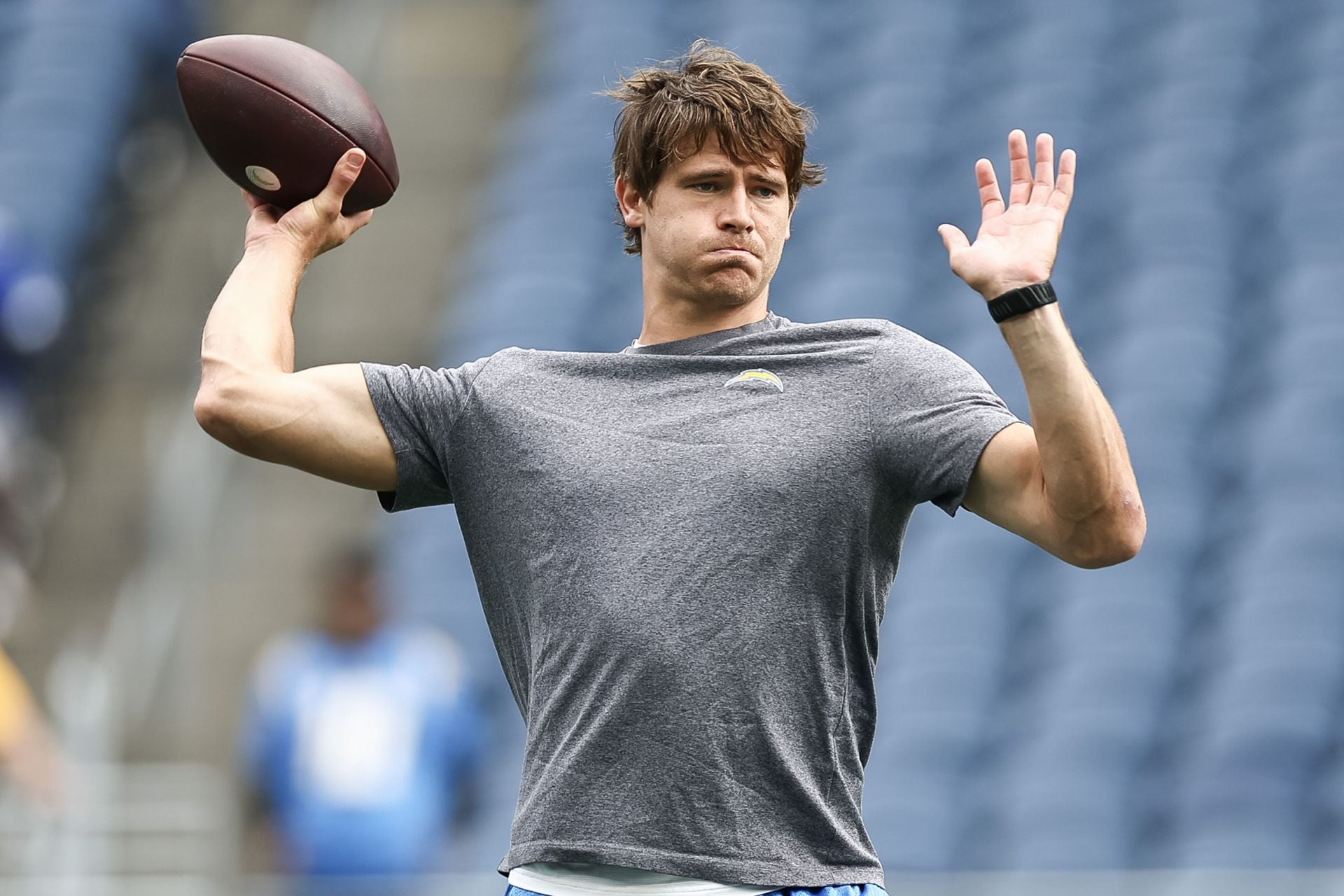 “Madison Beer is waiting for him. He is in a hurry”: NFL fans mock Justin Herbert for giving “robot answers” after Chargers’ loss