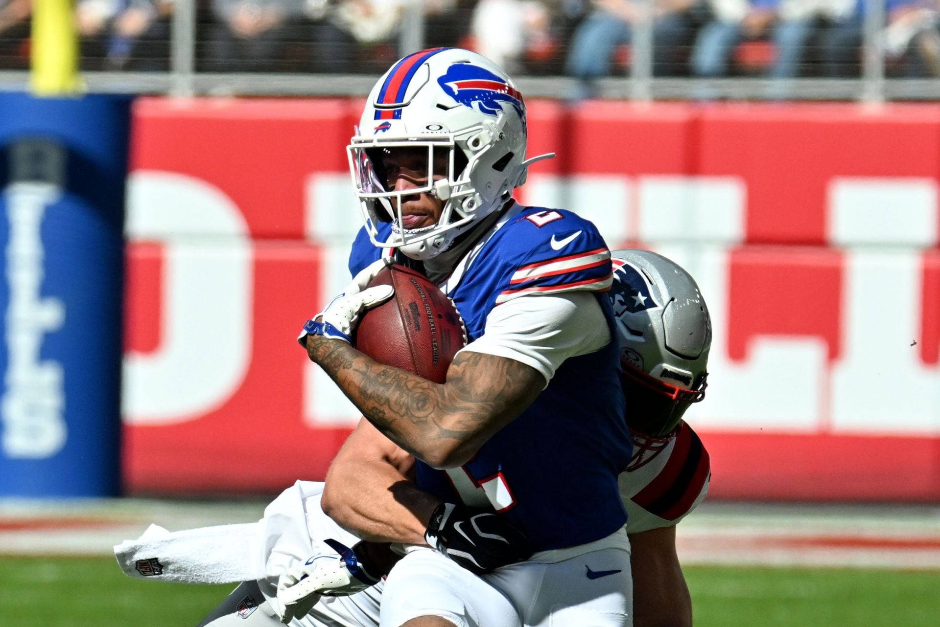 “He’ll be out of the NFL next year” “made of glass now???”: Fans rip DJ Moore exiting Bills vs Patriots game with shoulder injury