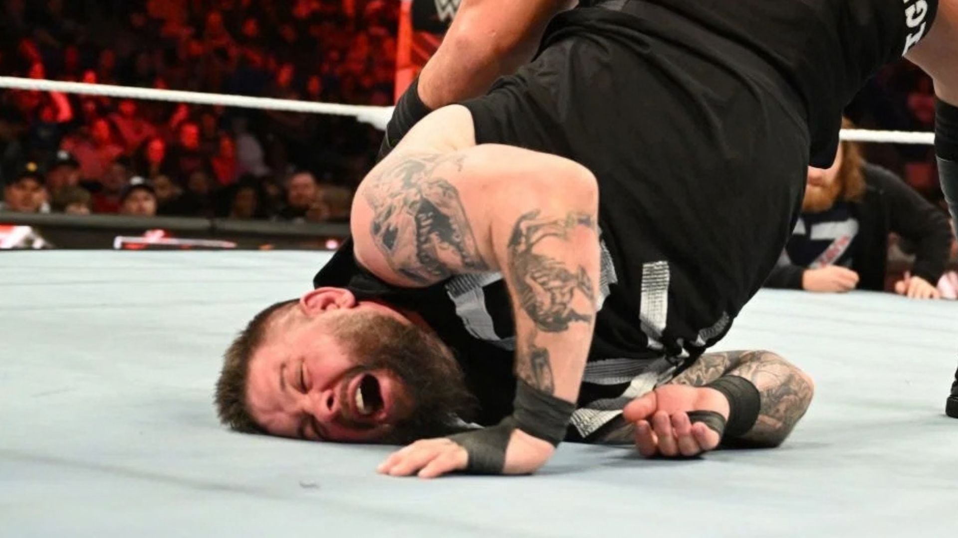 Kevin Owens Hurt: The Prizefighter Hilariously Gets Into Awkward Situation Before Money In The Bank