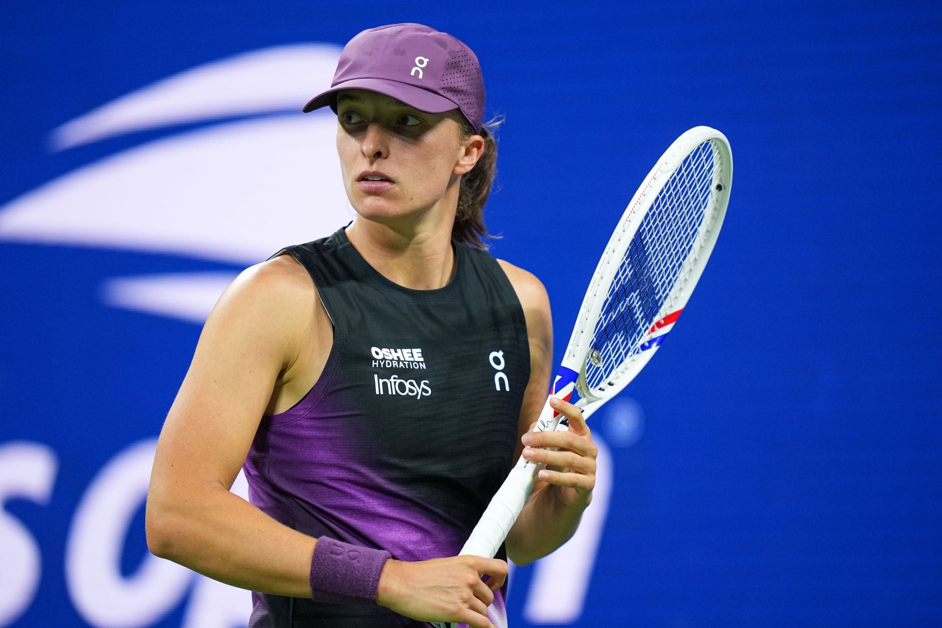 "Find another job", "Unprofessional" - Iga Swiatek fans fume at Daniela Hantuchova after bold revelation about Pole