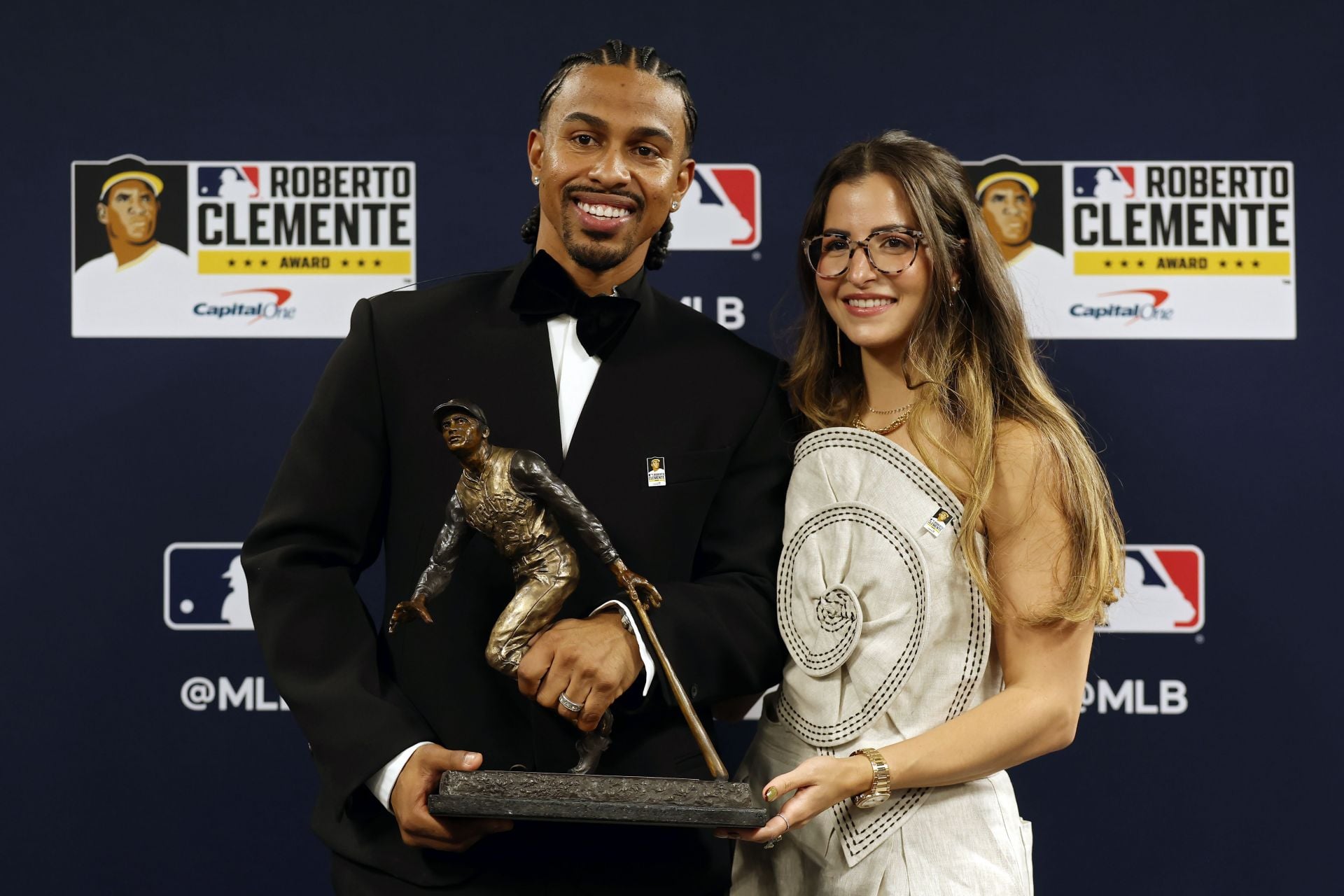 "We both almost cried" - Francisco Lindor reveals wife Katia's reaction after he won 2026 Roberto Clemente Award