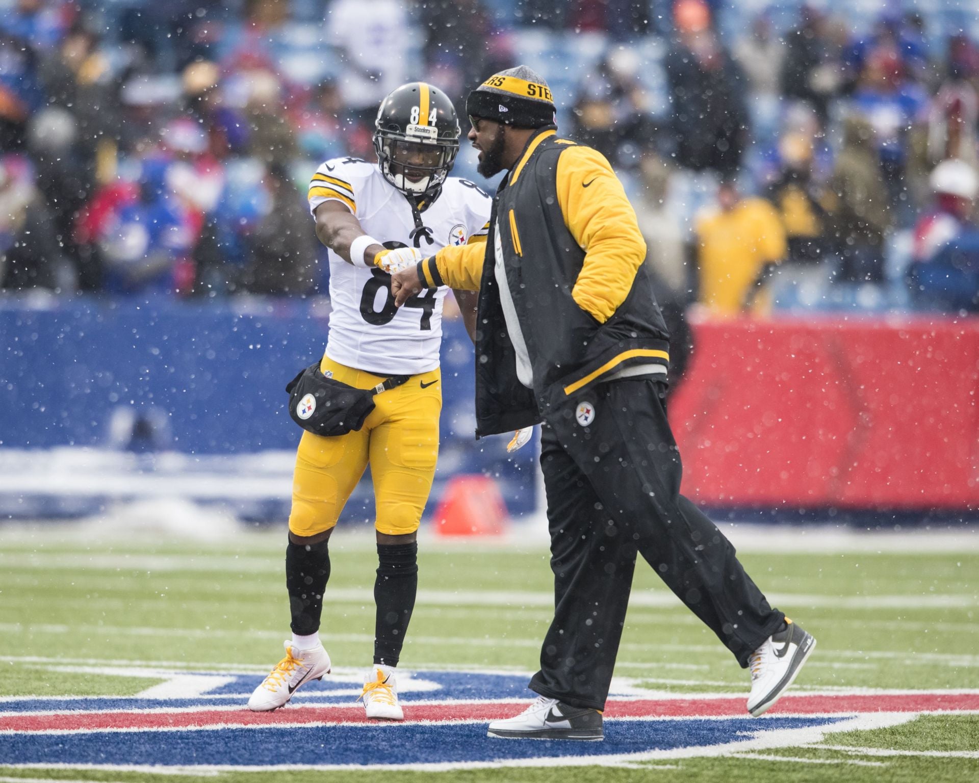 "Instead of designing more plays": Antonio Brown calls out Mike Tomlin over ex-Steelers HC’s passion for Minecraft